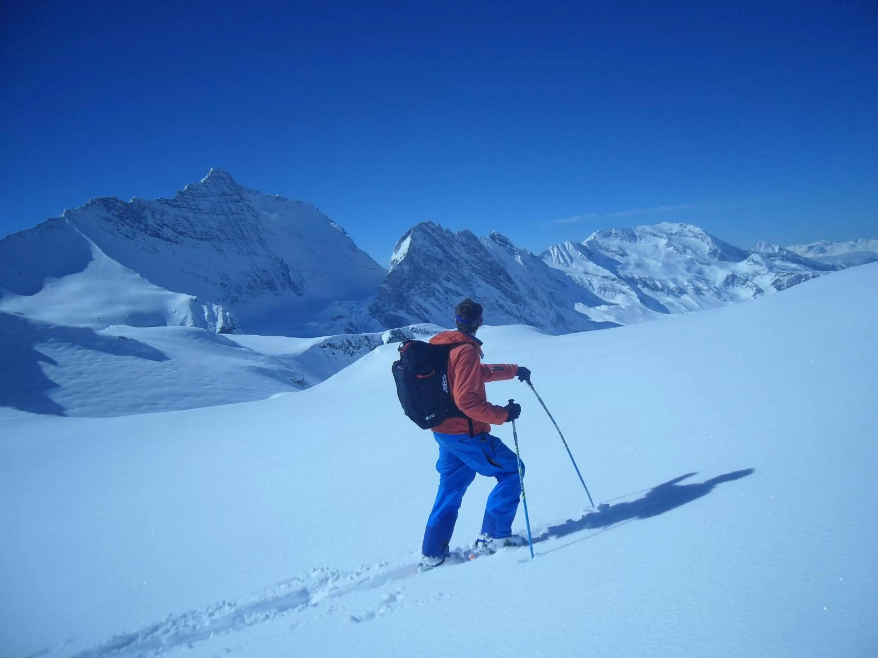 Skiing in Hotel Le Genepy