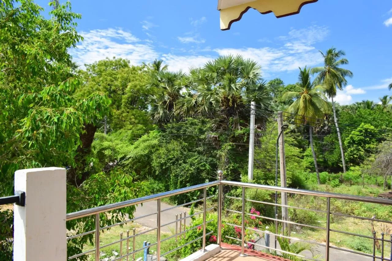 Balcony/Terrace in Hotel Theevanni Inn