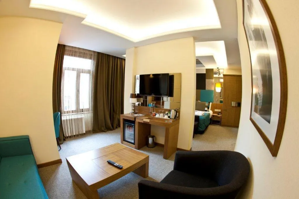 Toilet in Collage Pera Hotel