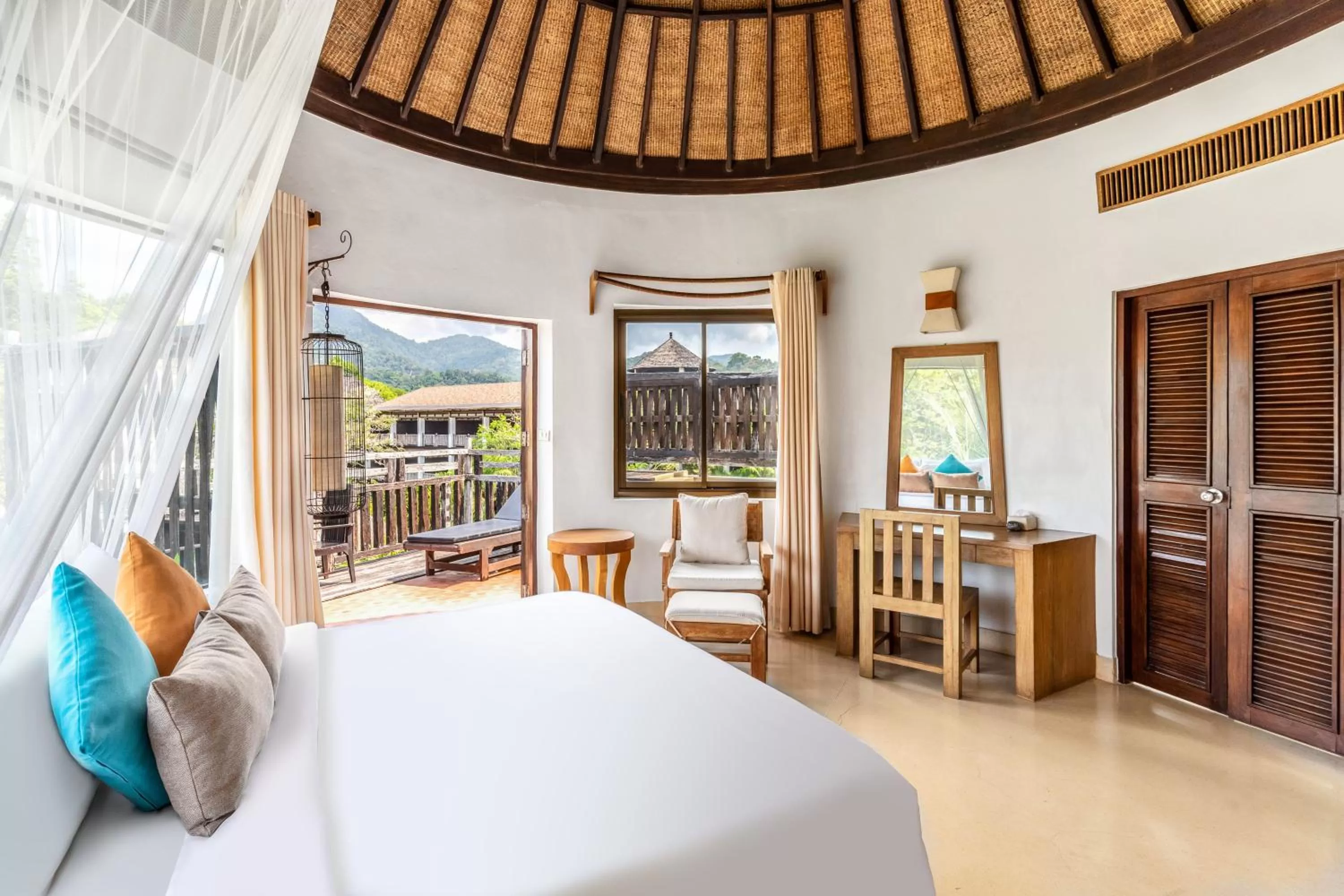 Bedroom, Bed in AANA Resort & Villas Koh Chang