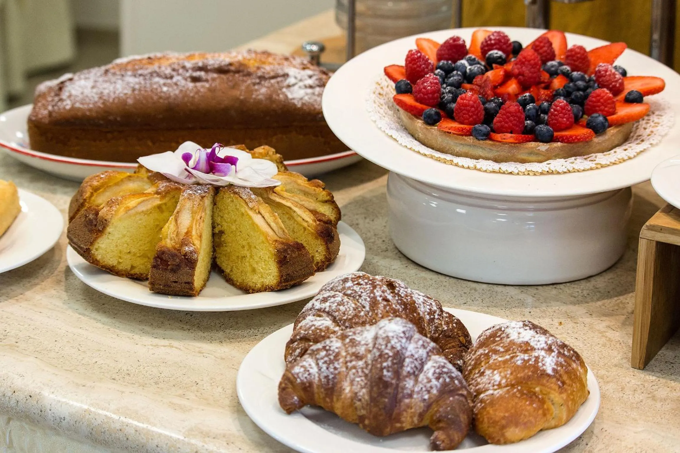 Buffet breakfast in Piccolo Hotel