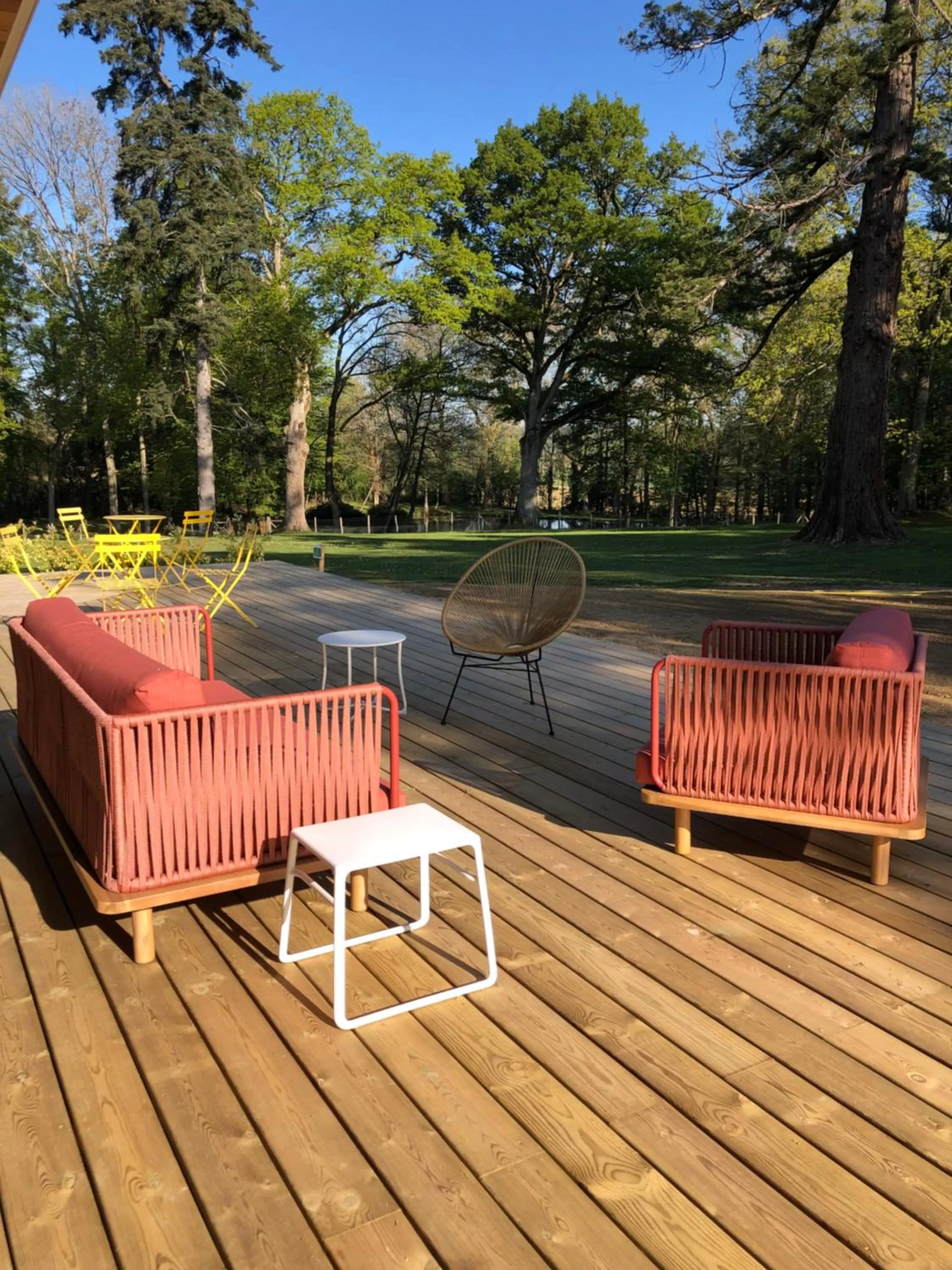 Patio in Hôtel le Corbusson