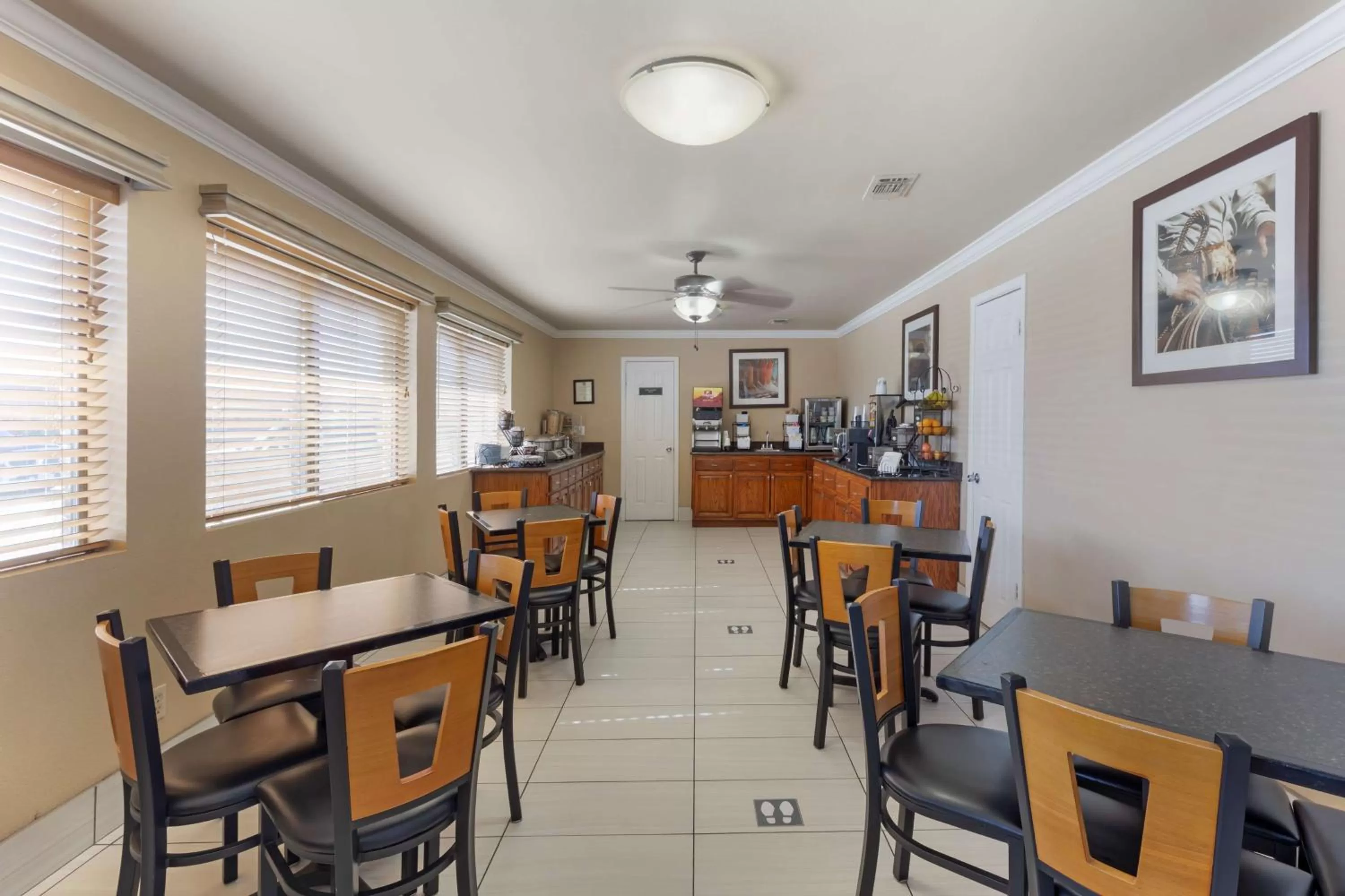 Breakfast in Best Western Caprock Inn