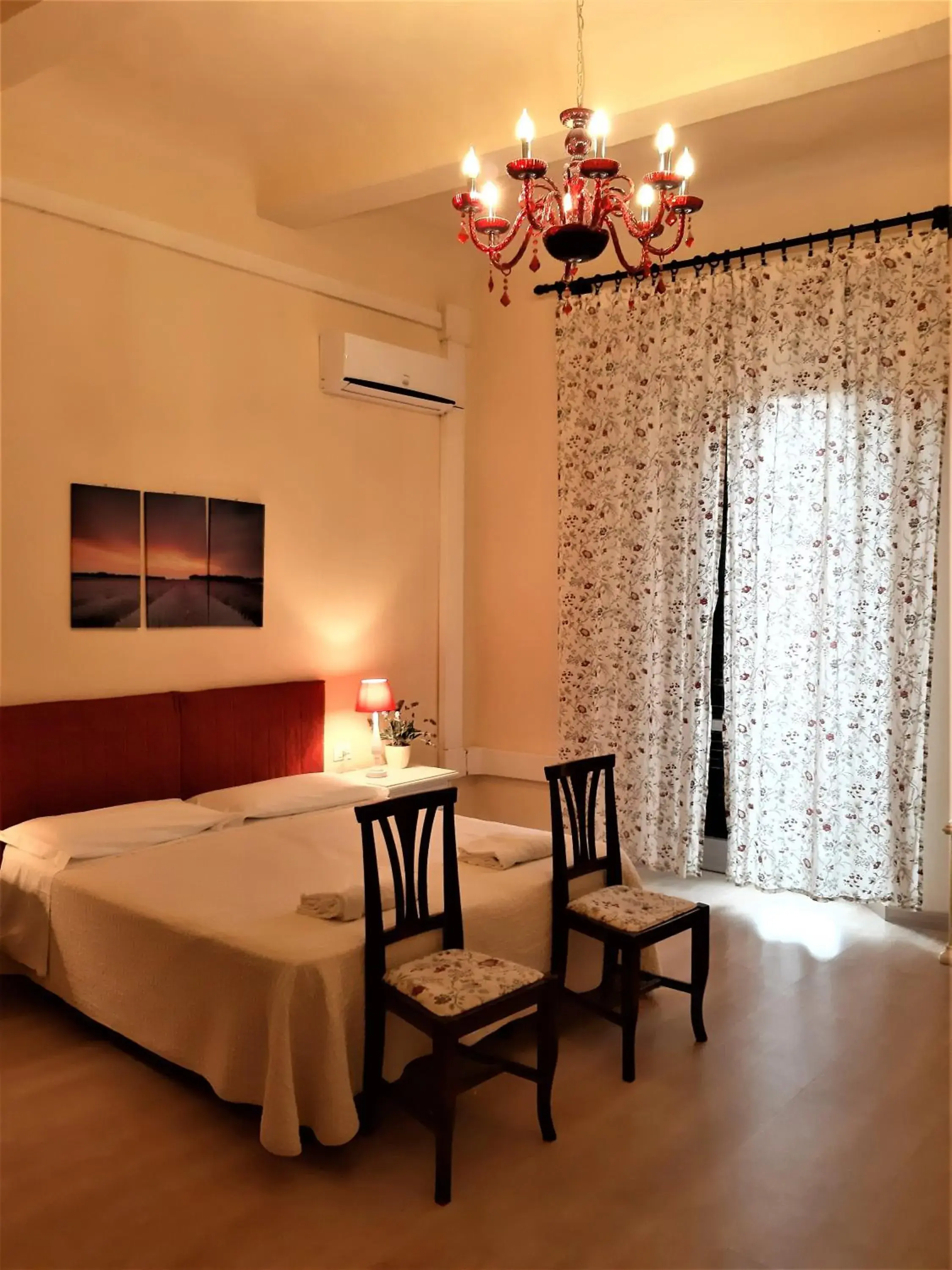 Quadruple Room in Hotel Victoria Quadruple Room in Hotel Victoria