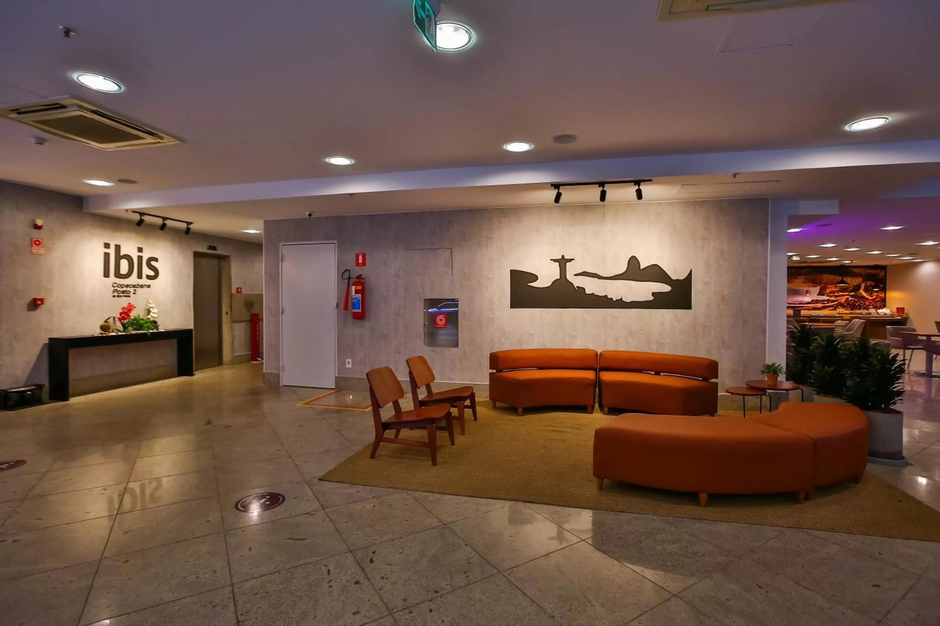 Lobby or reception in ibis Copacabana Posto 2