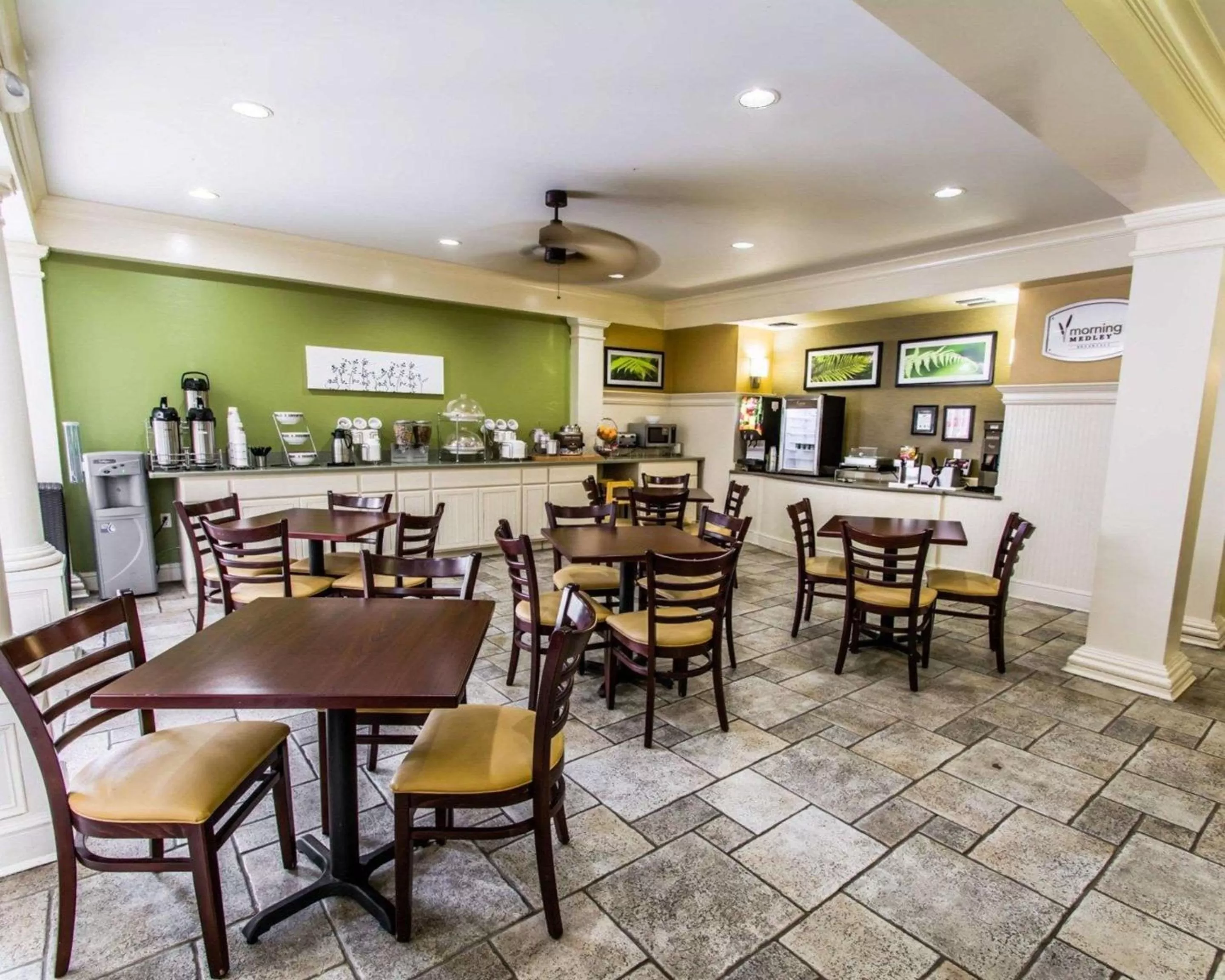 Restaurant/places to eat in Sleep Inn Port St Lucie at PGA Village