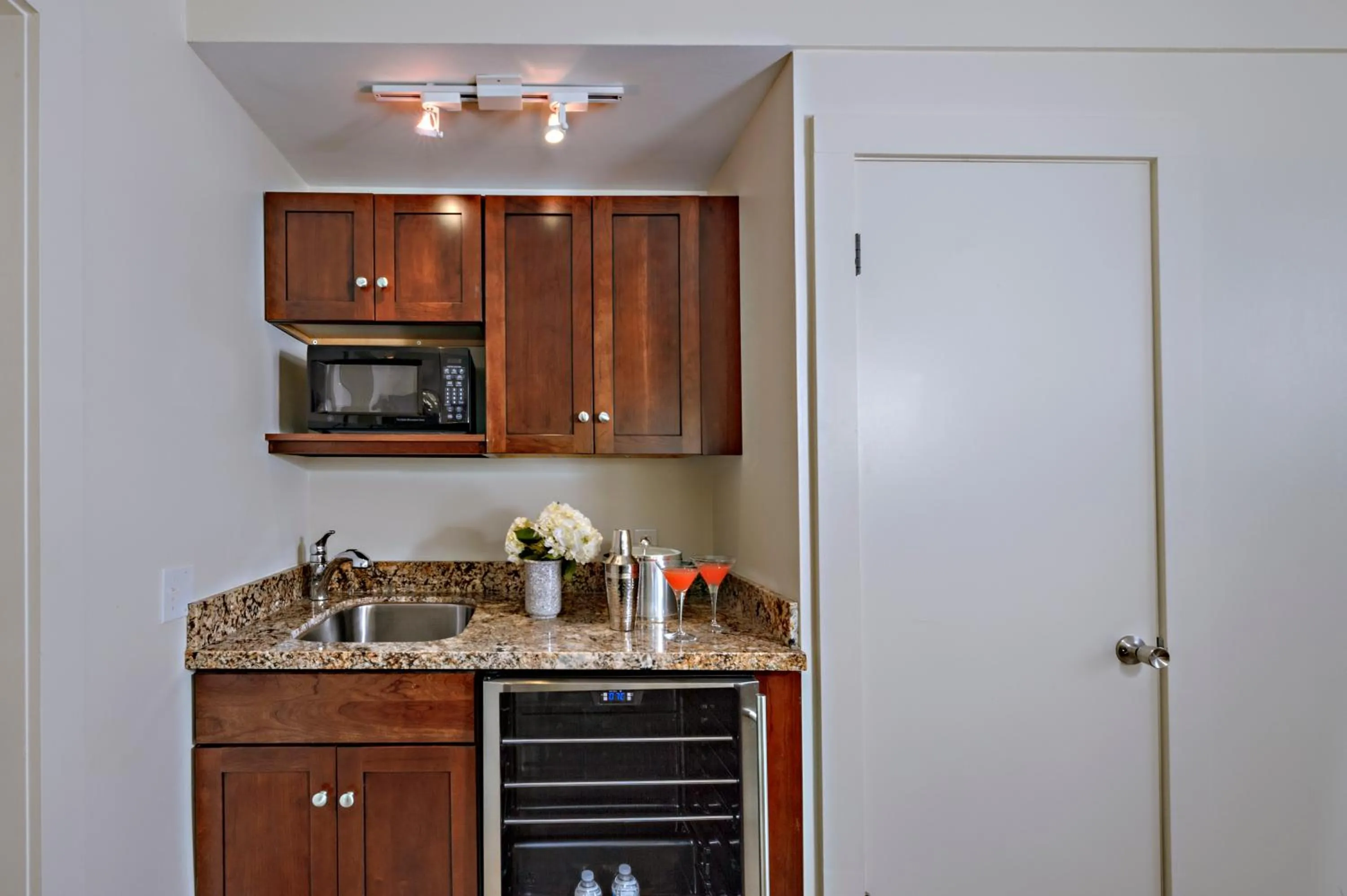 Kitchen or kitchenette, Kitchen/Kitchenette in Avance Hotel