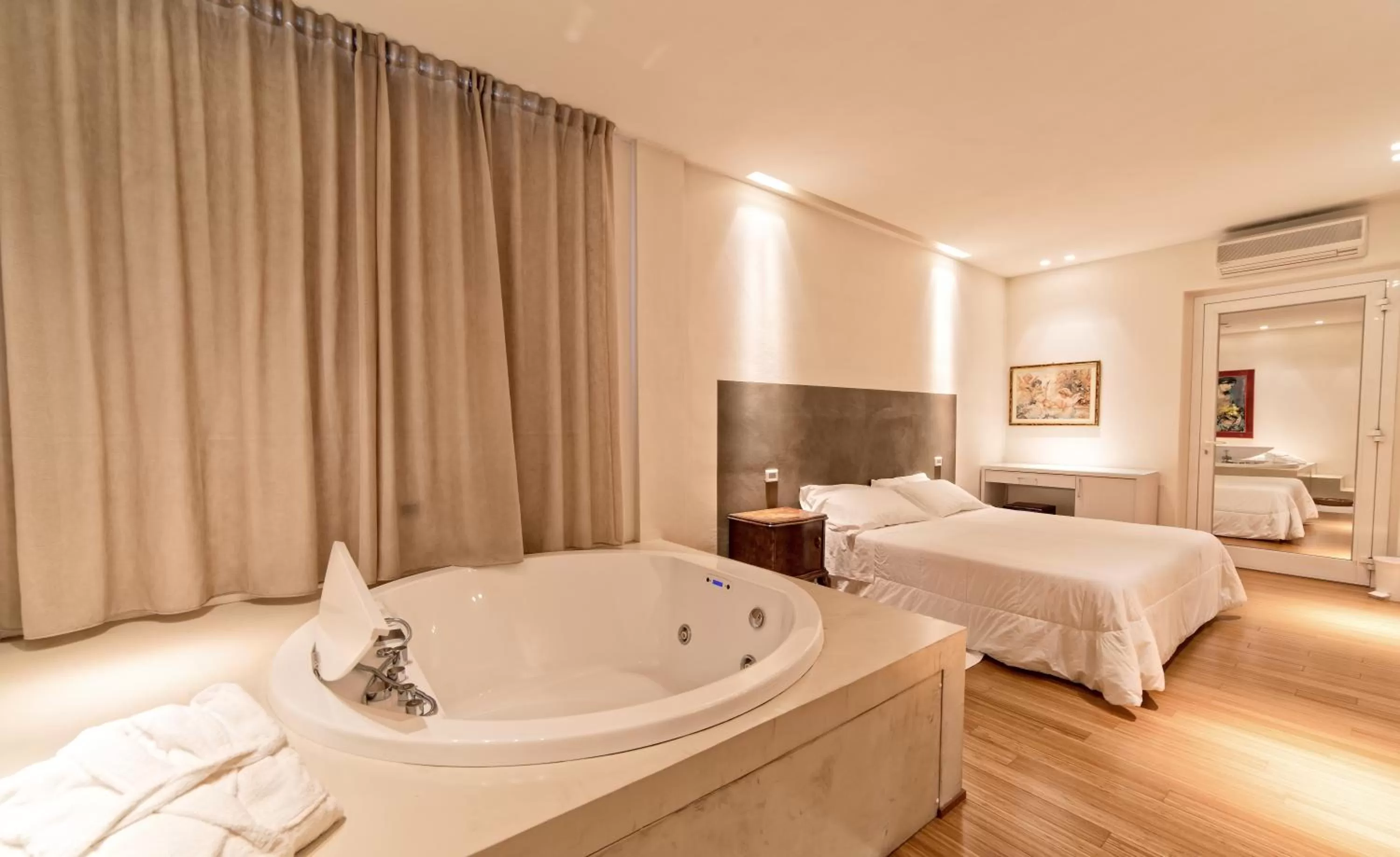 Photo of the whole room, Bed in Hotel Country House La Radice