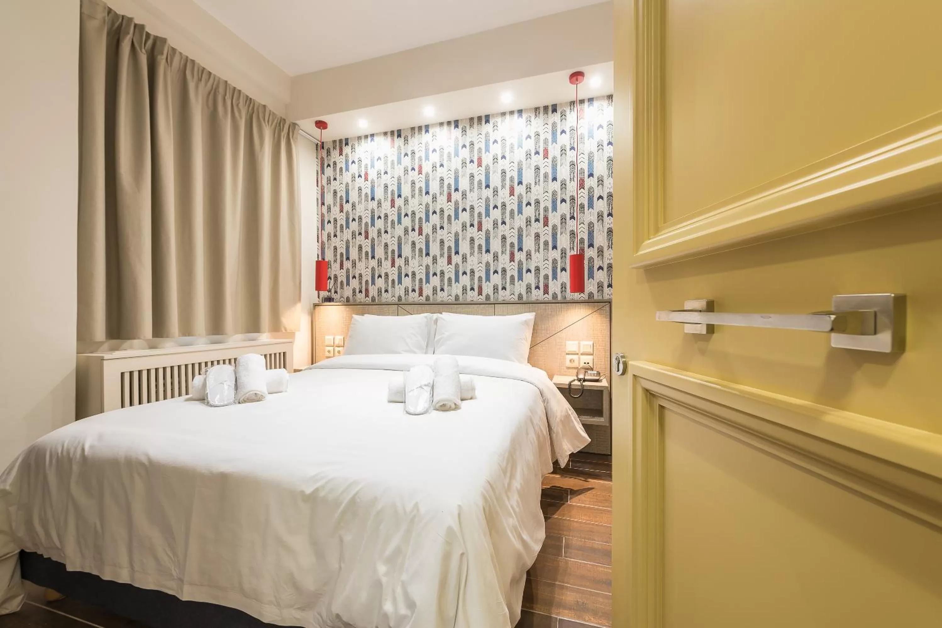 Photo of the whole room, Bed in Athens Lights