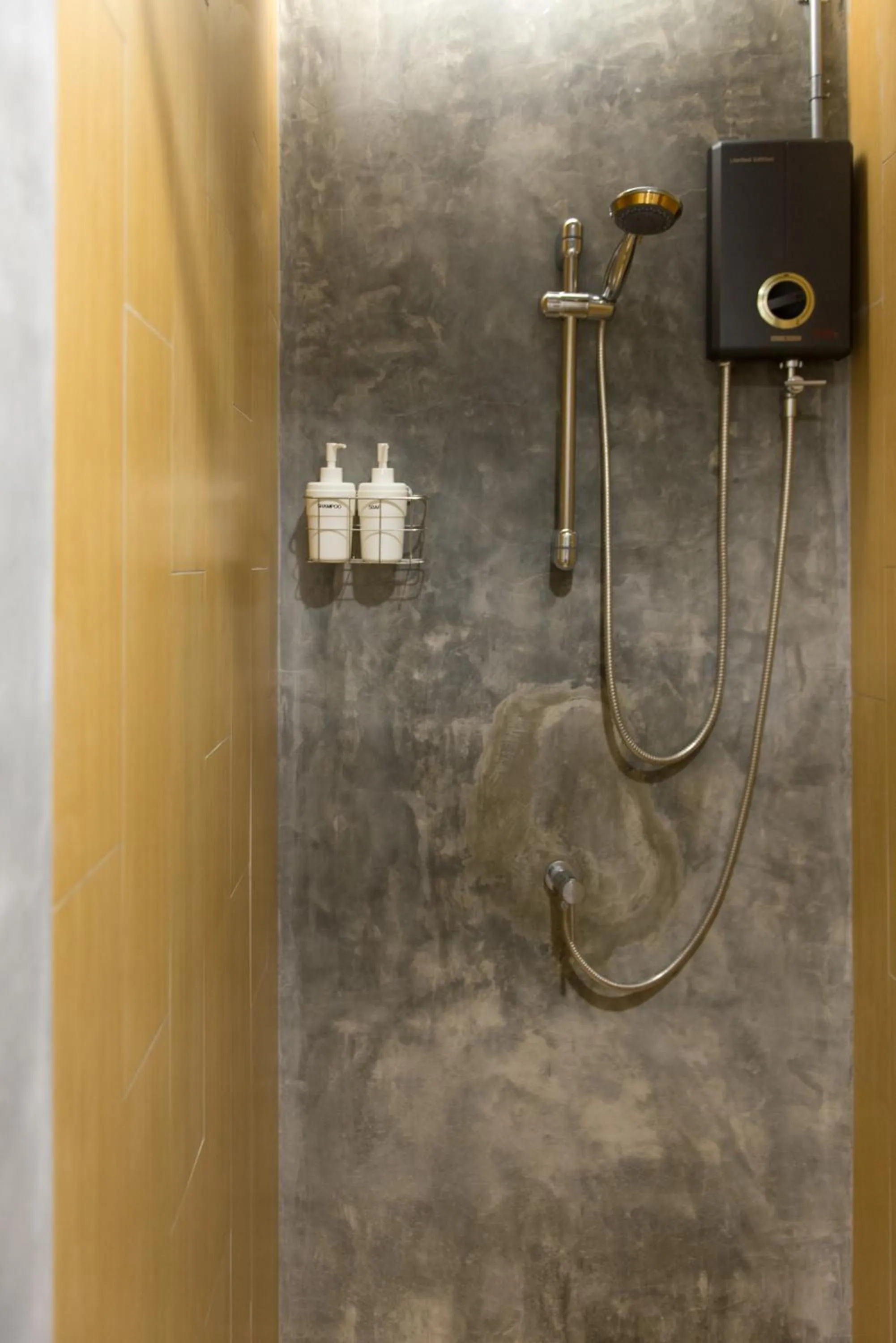 Bathroom in Barn & Bed Hostel