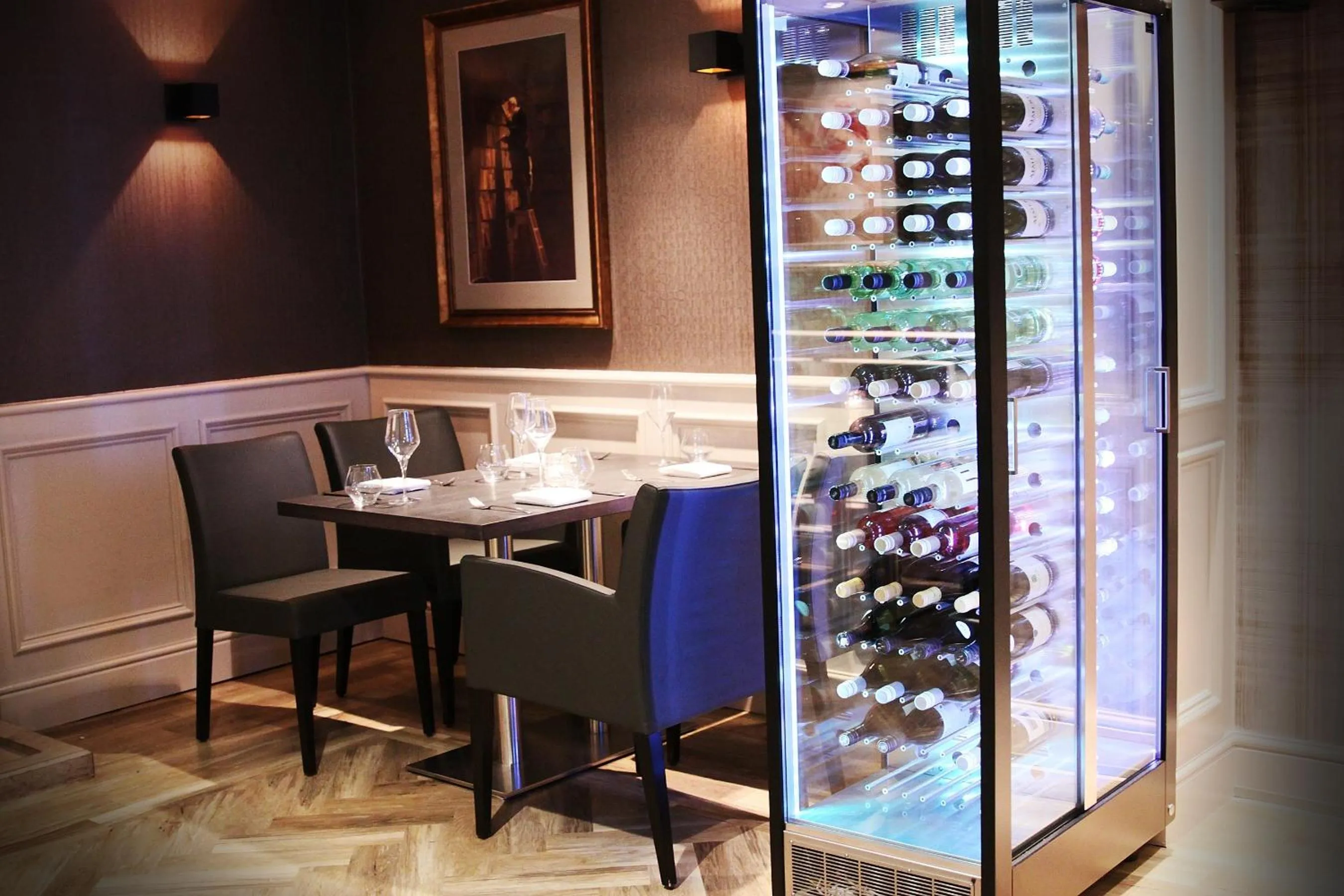 Restaurant/places to eat in Red Hall Hotel