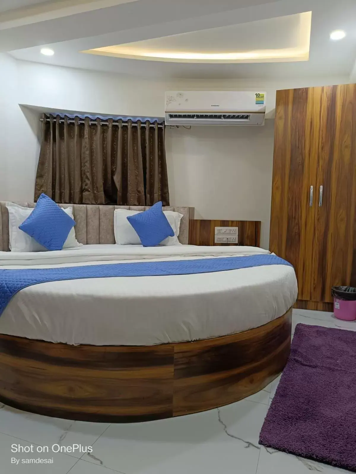 Deluxe King Suite in HOTEL ROYAL GRAND Deluxe King Suite in HOTEL ROYAL GRAND