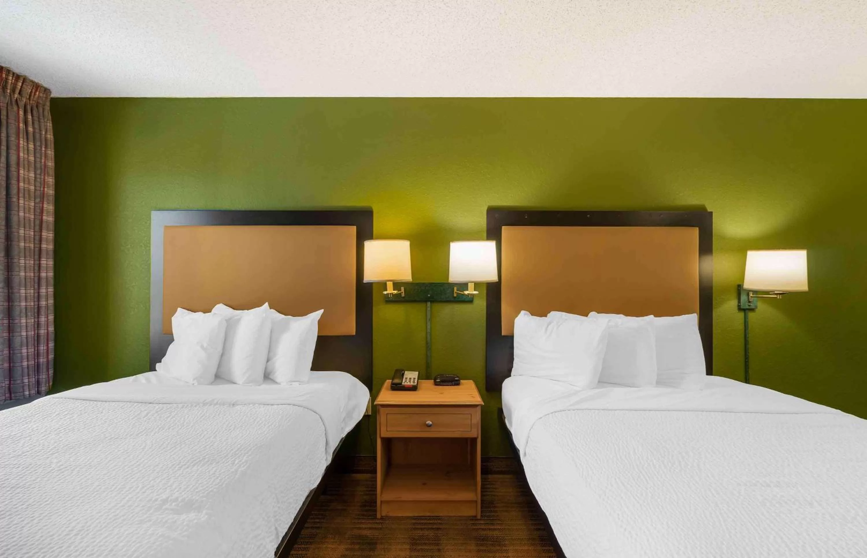 Bedroom, Bed in Extended Stay America Select Suites - Tampa - Brandon