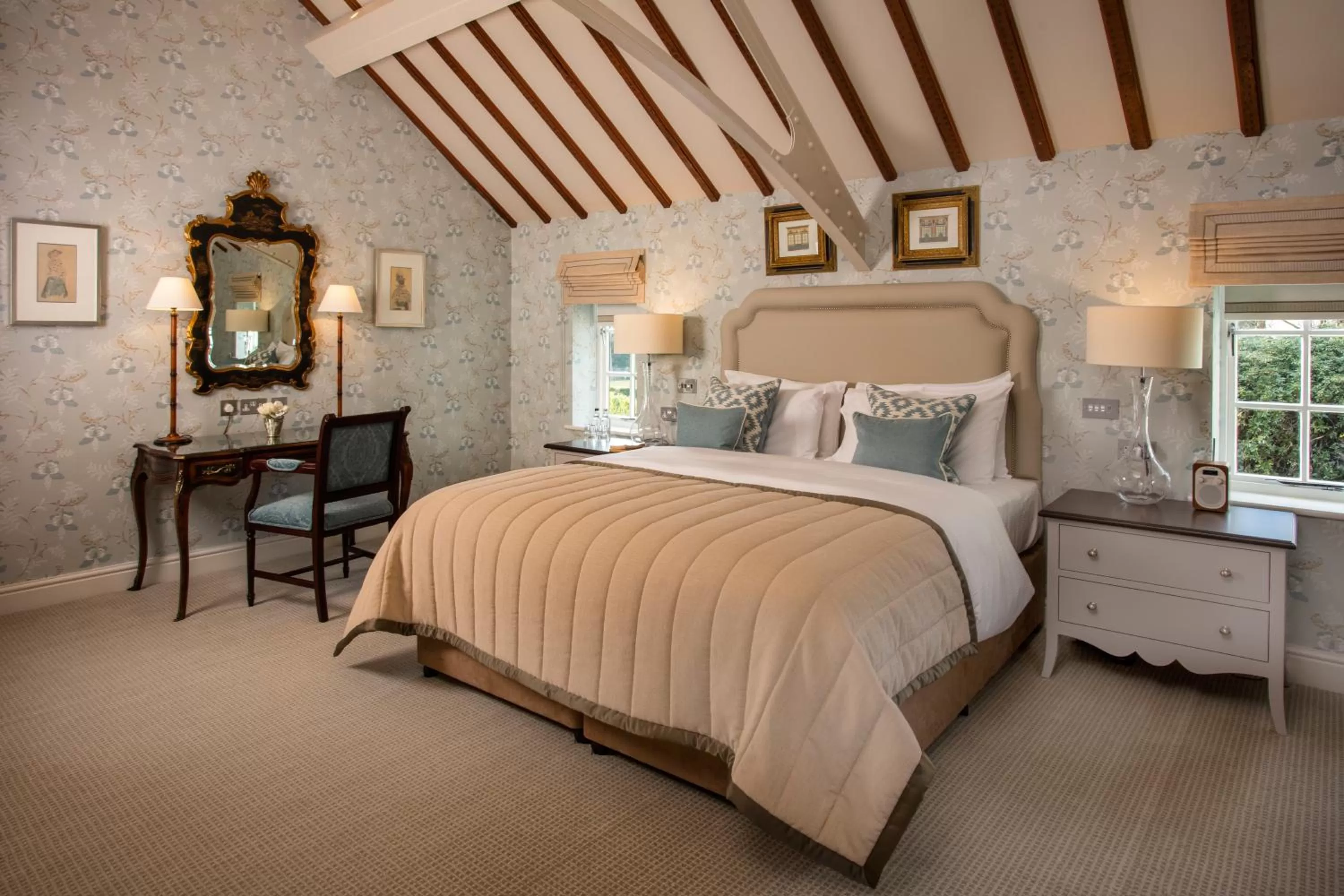 Bed in Foxhills Club & Resort