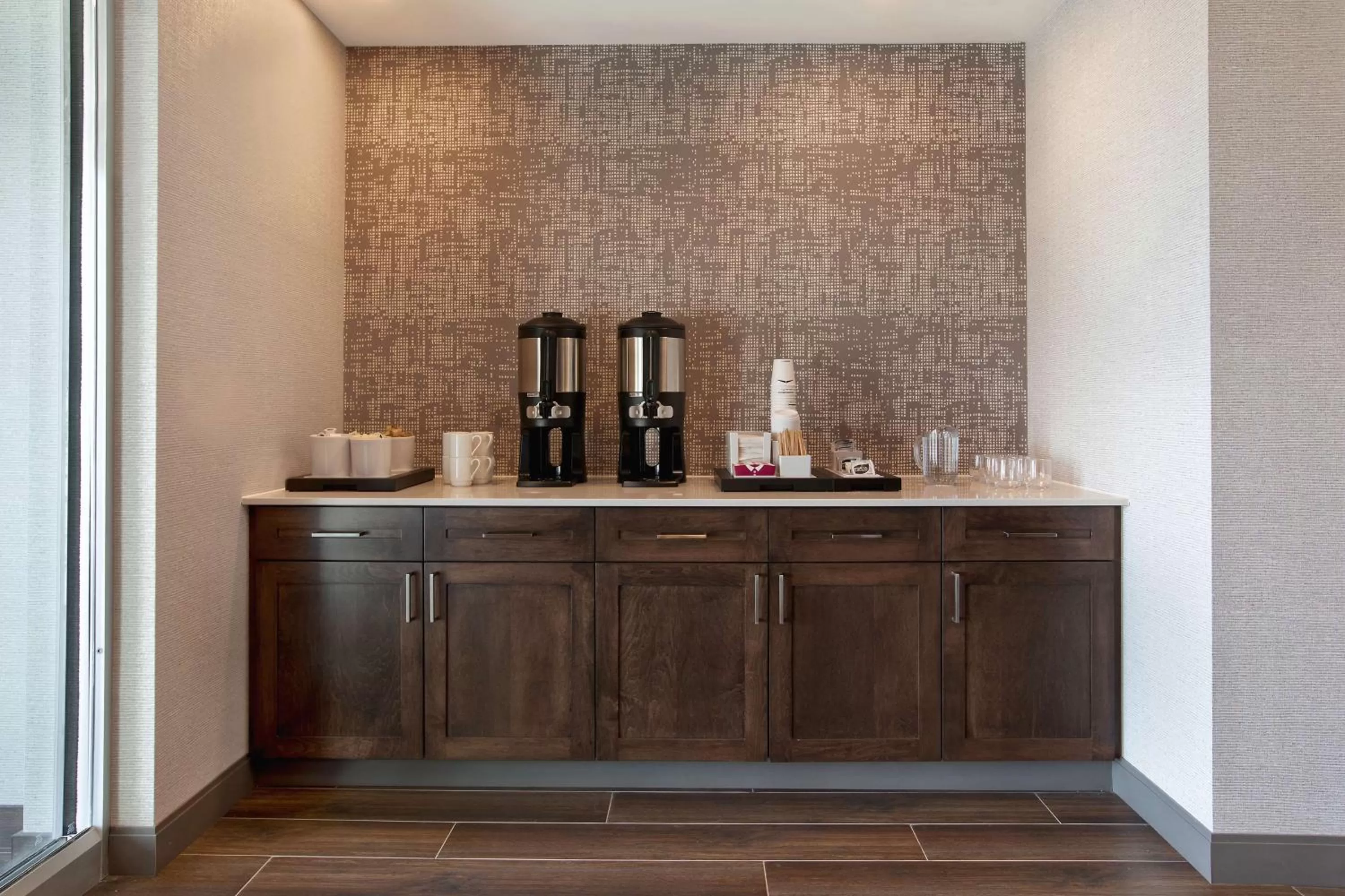 Restaurant/places to eat in Hampton Inn & Suites Ottawa West, Ontario, Canada