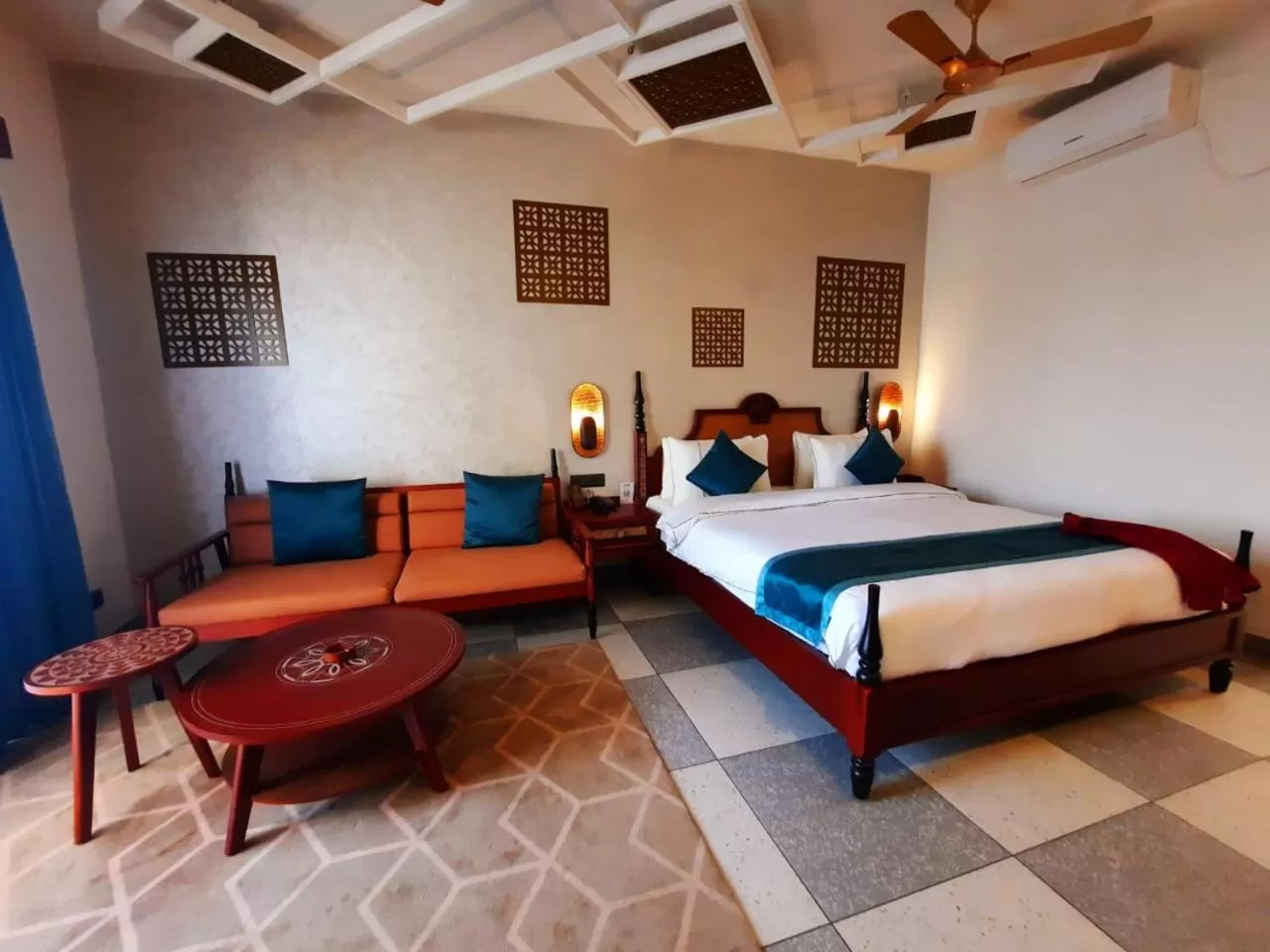 Photo of the whole room, Bed in Hotel Sonar Bangla Mayapur