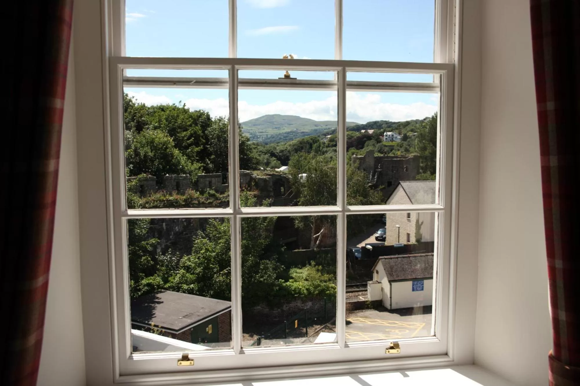 Mountain view in The Erskine Arms