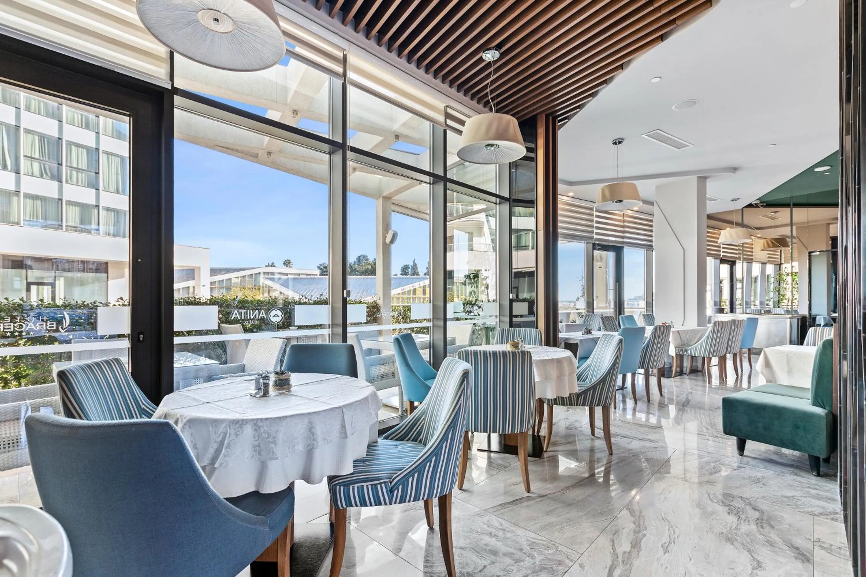 Restaurant/places to eat in Hotel Bracera