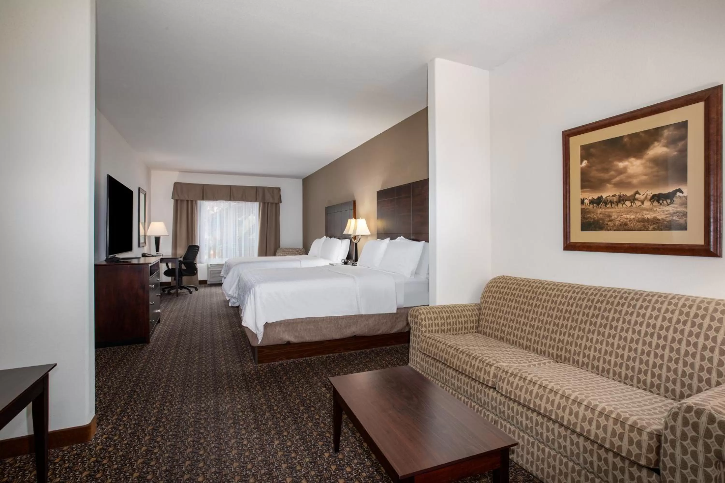 Photo of the whole room, Bed in Holiday Inn Express Hotel & Suites Lander by IHG