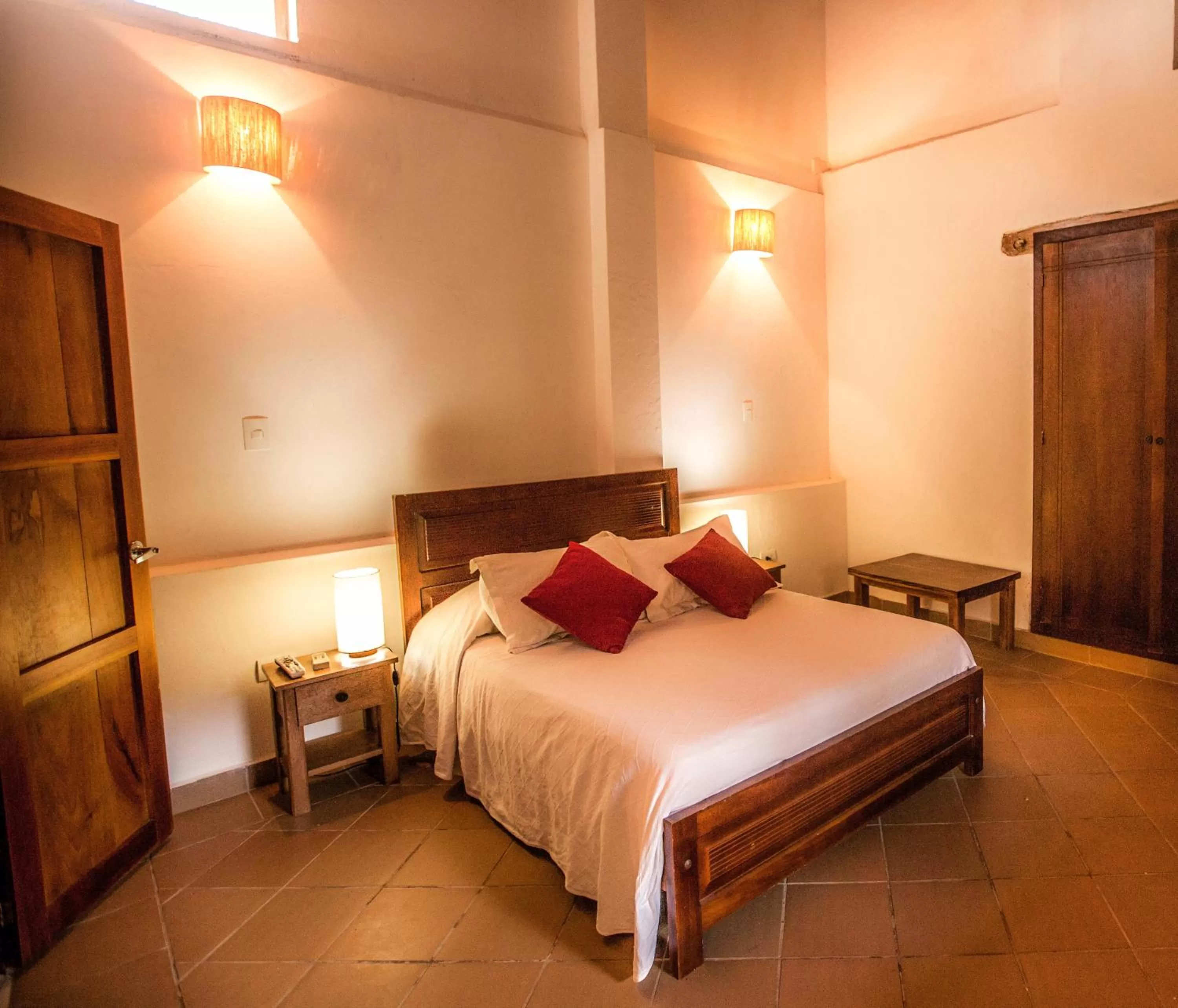 Photo of the whole room, Bed in La Casa Amarilla