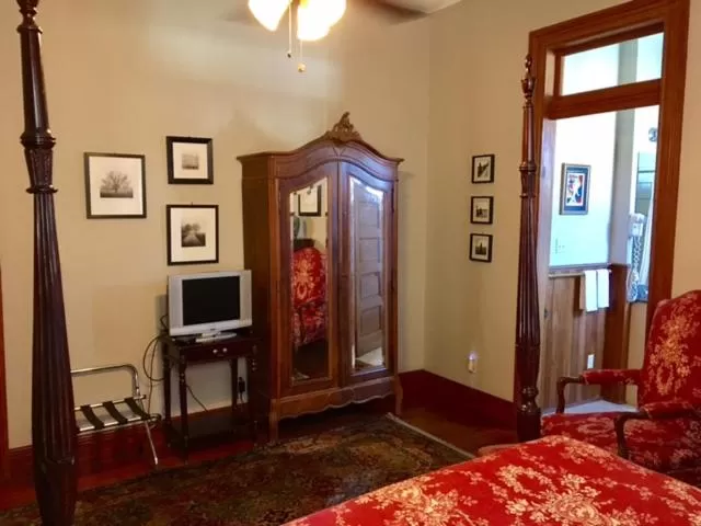 Decorative detail, Bed in 1896 O'Malley House