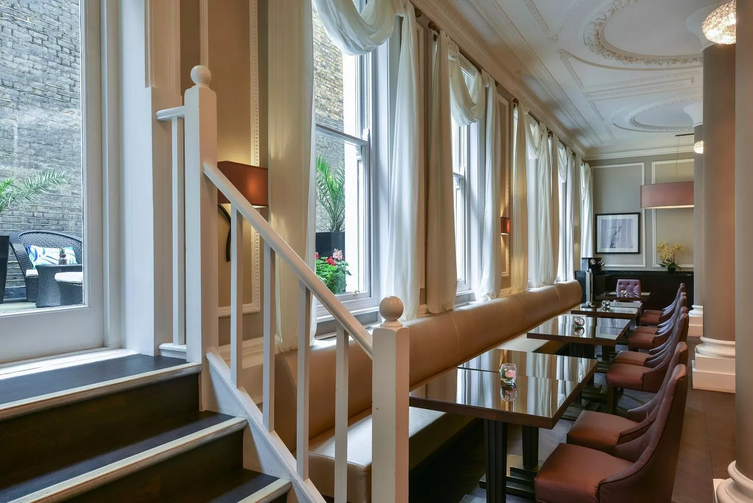 Restaurant/places to eat in Fraser Suites Queens Gate