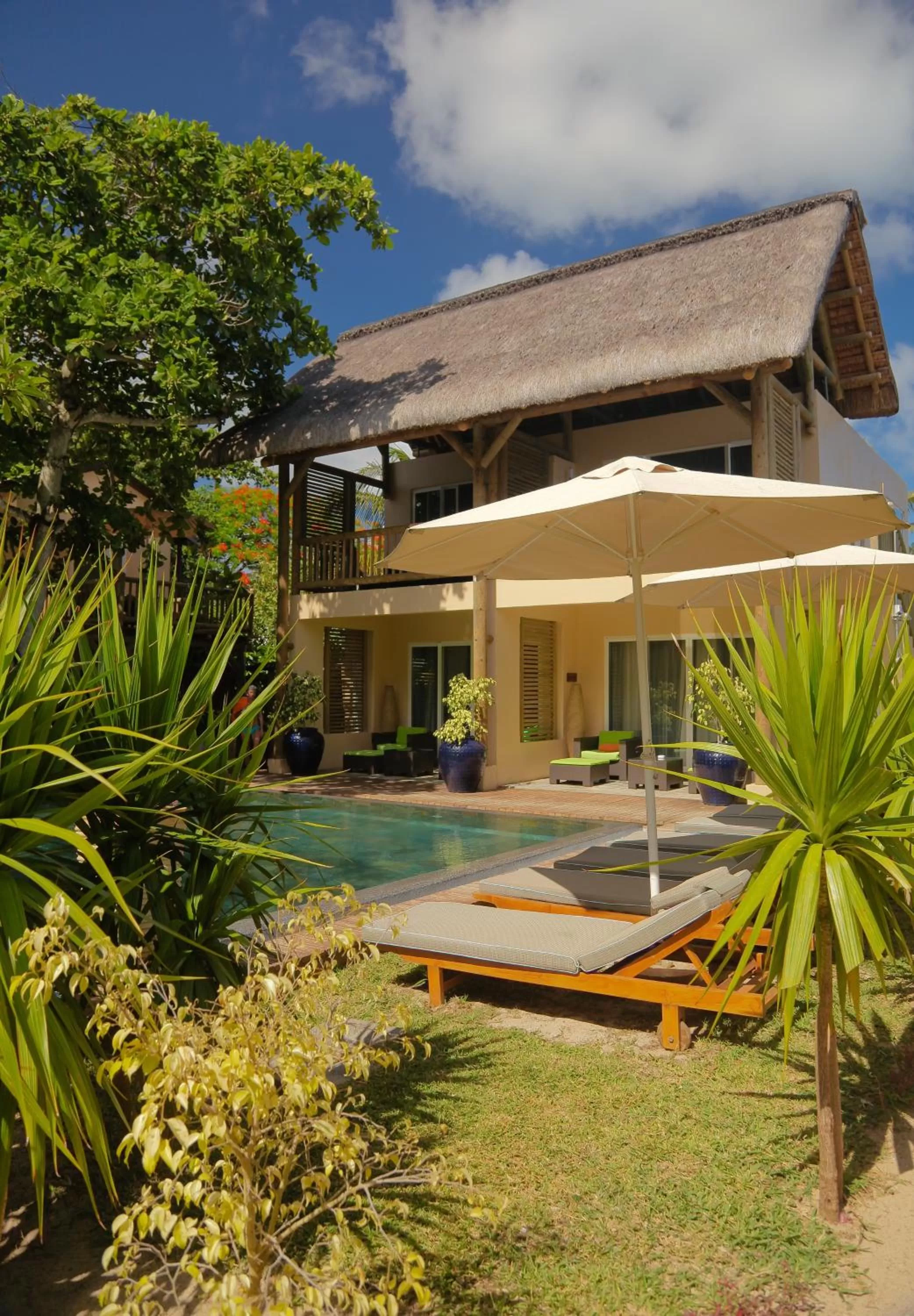 Facade/entrance in Ocean Villas Hotel