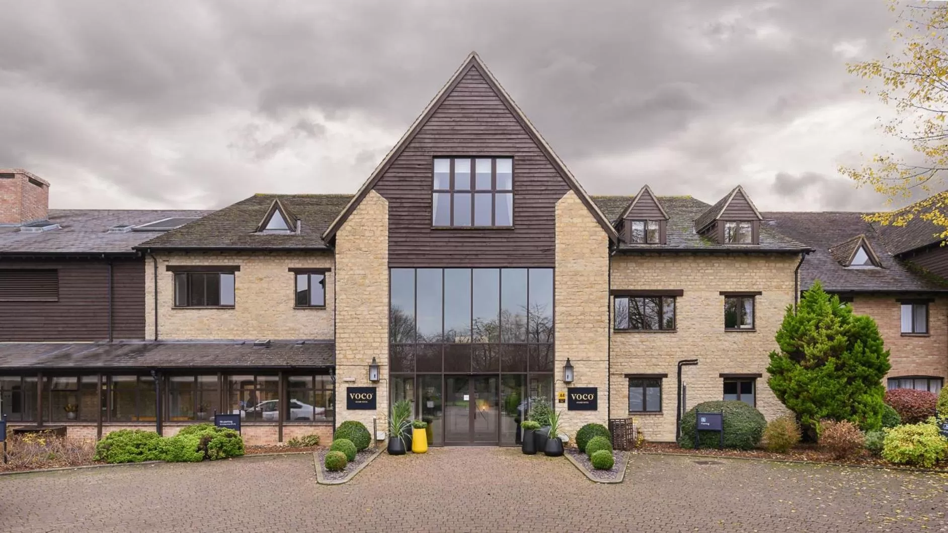 Property building in voco Oxford Spires by IHG