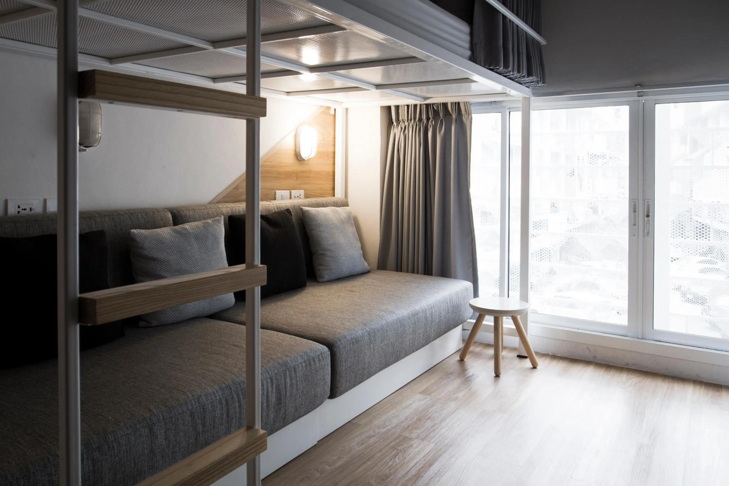 bunk bed, Bed in Bed One Block Hostel