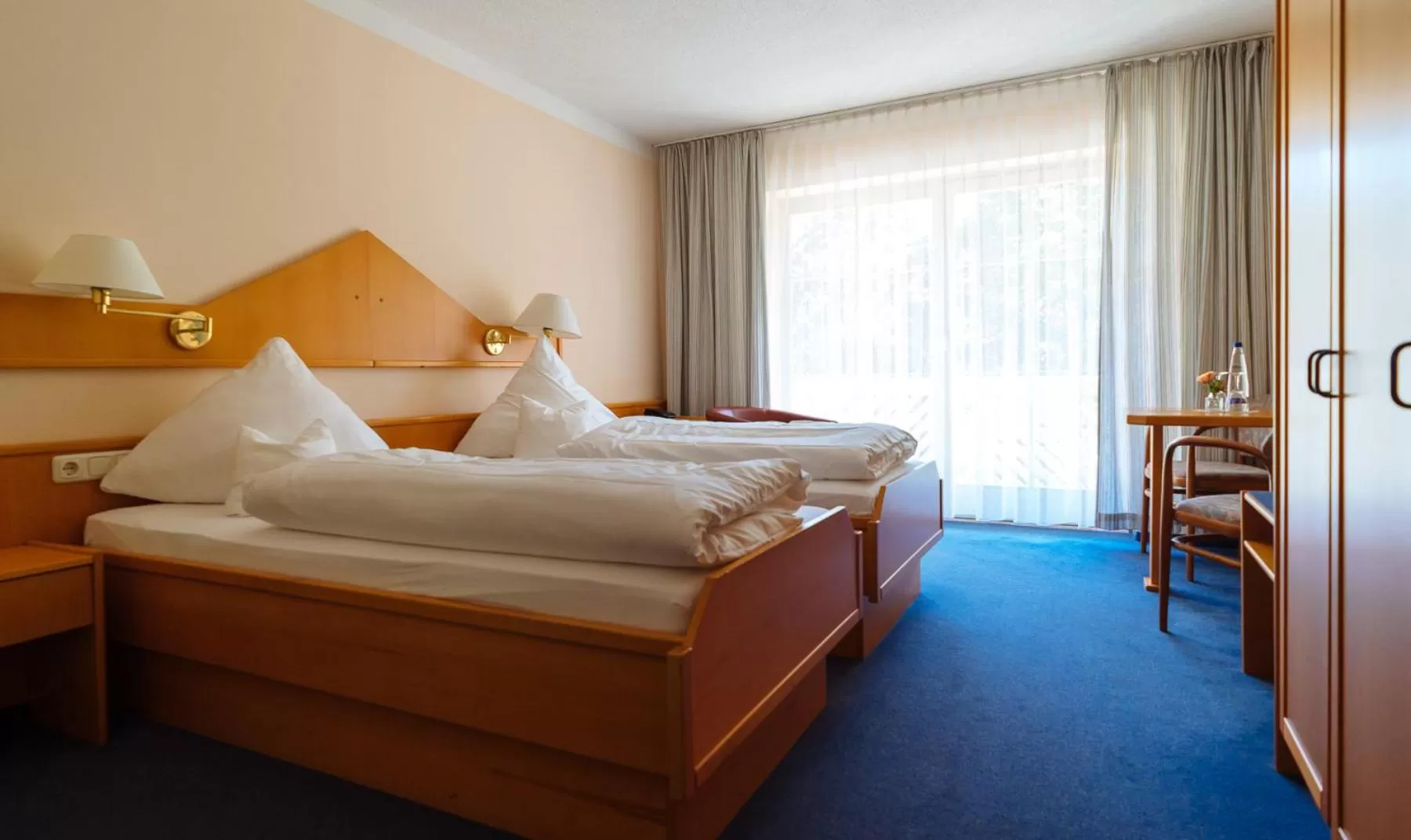 Balcony/Terrace, Bed in Hotel Hohenaschau