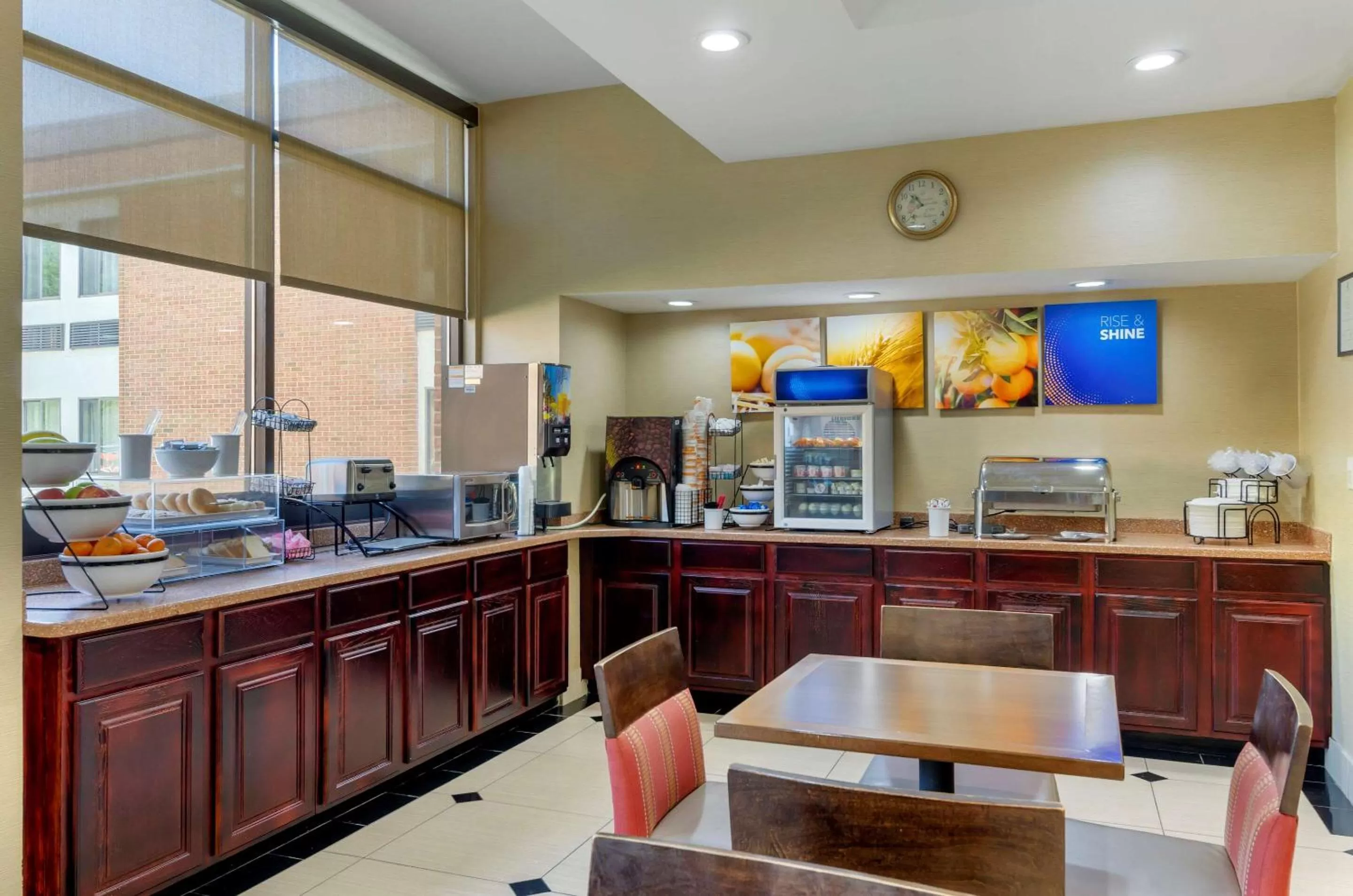 Restaurant/places to eat in Comfort Inn