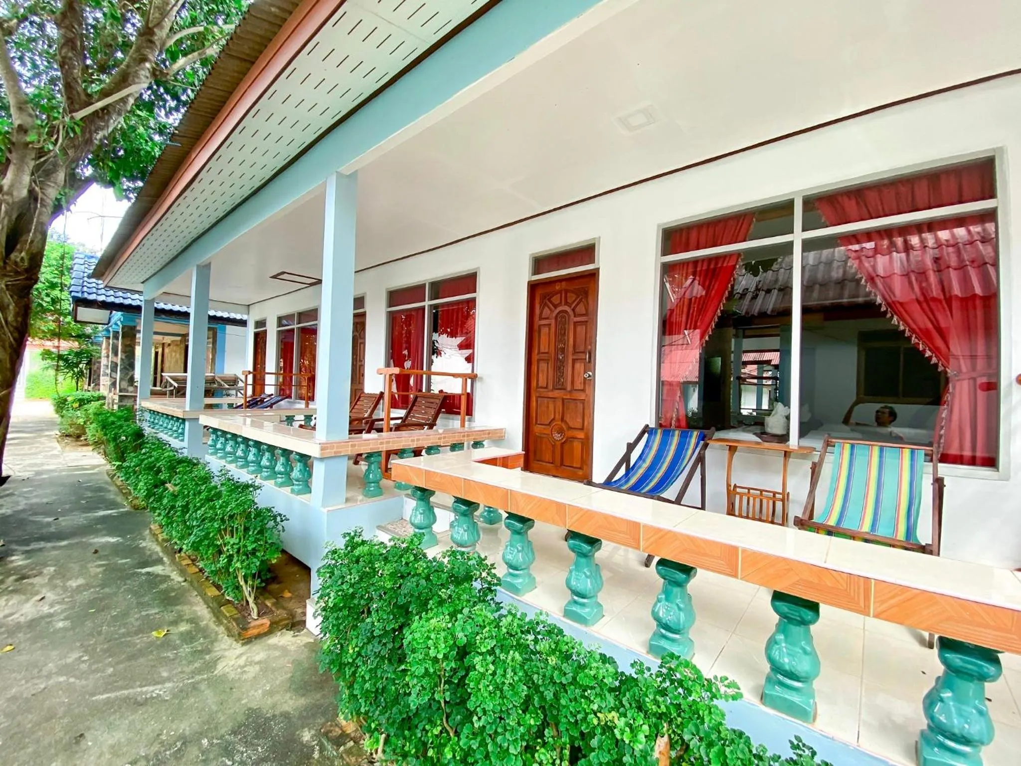 Lanta Paradise Beach Resort