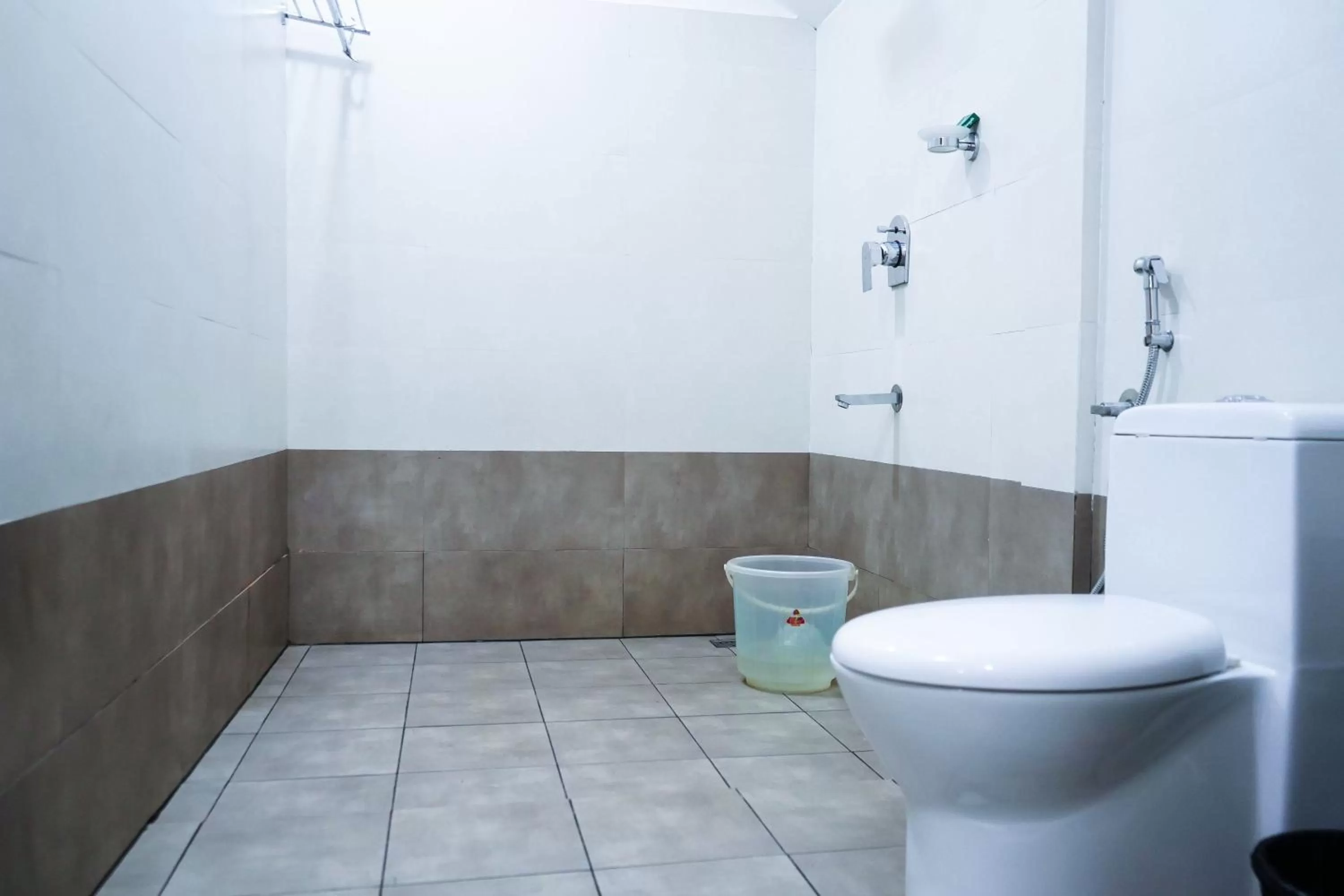 Shower in Edens Munnar