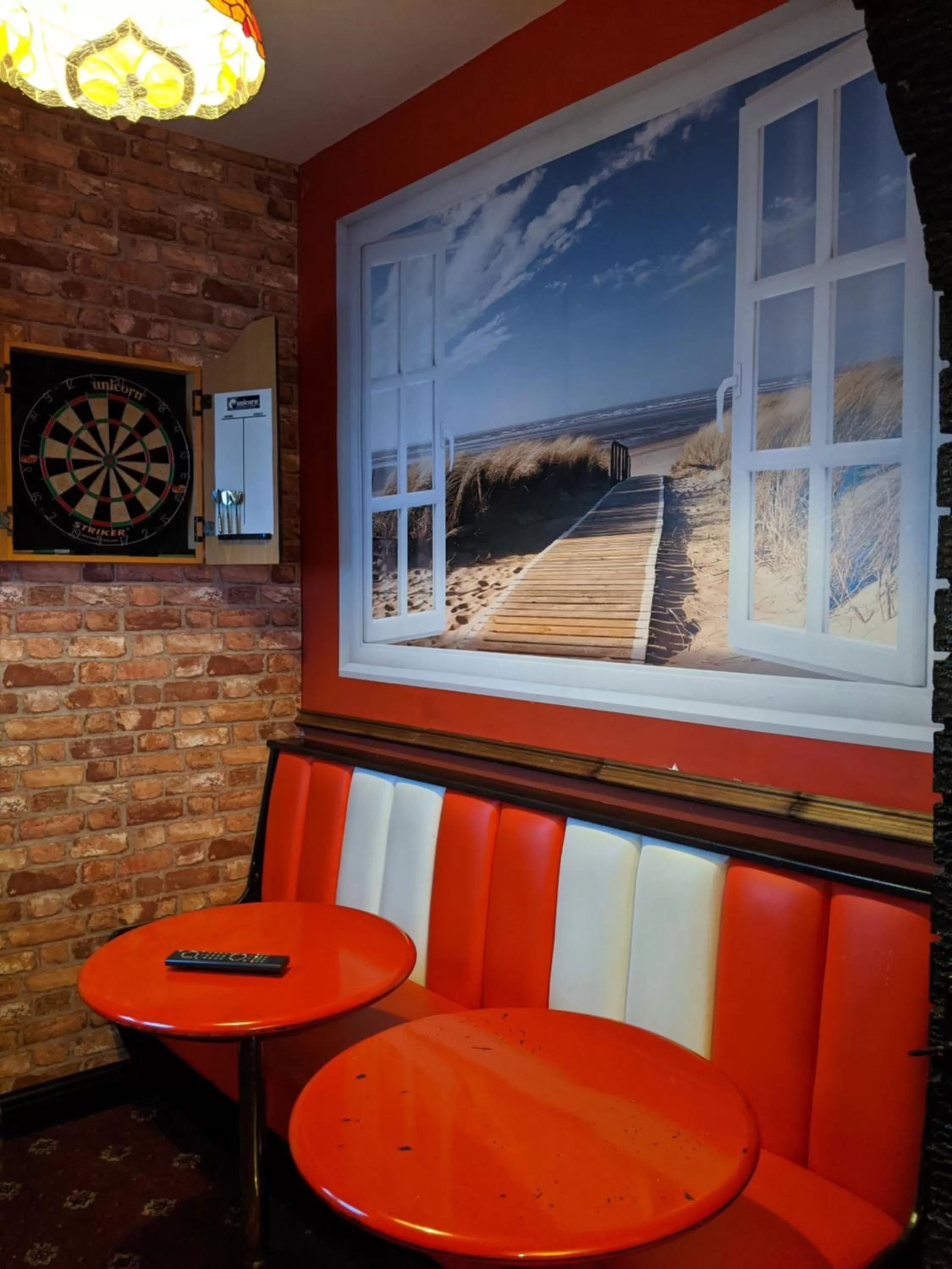 Lounge or bar in The New Guilderoy Hotel