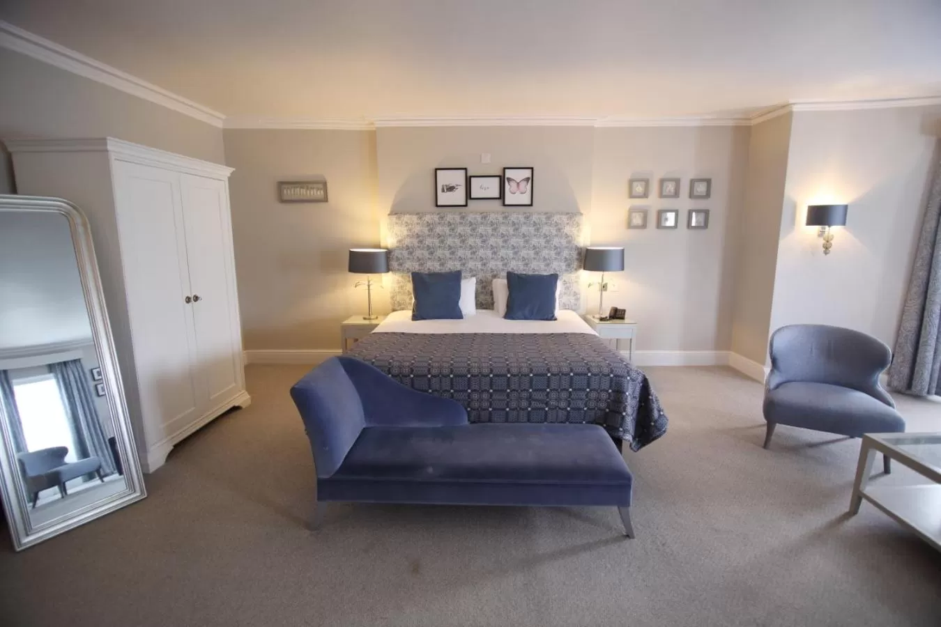 Bed in Mercure Gloucester Bowden Hall Hotel