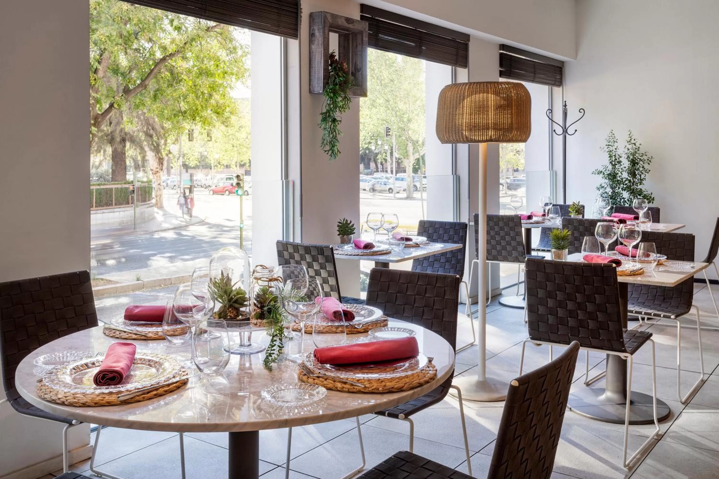 Restaurant/places to eat in Melia Sevilla