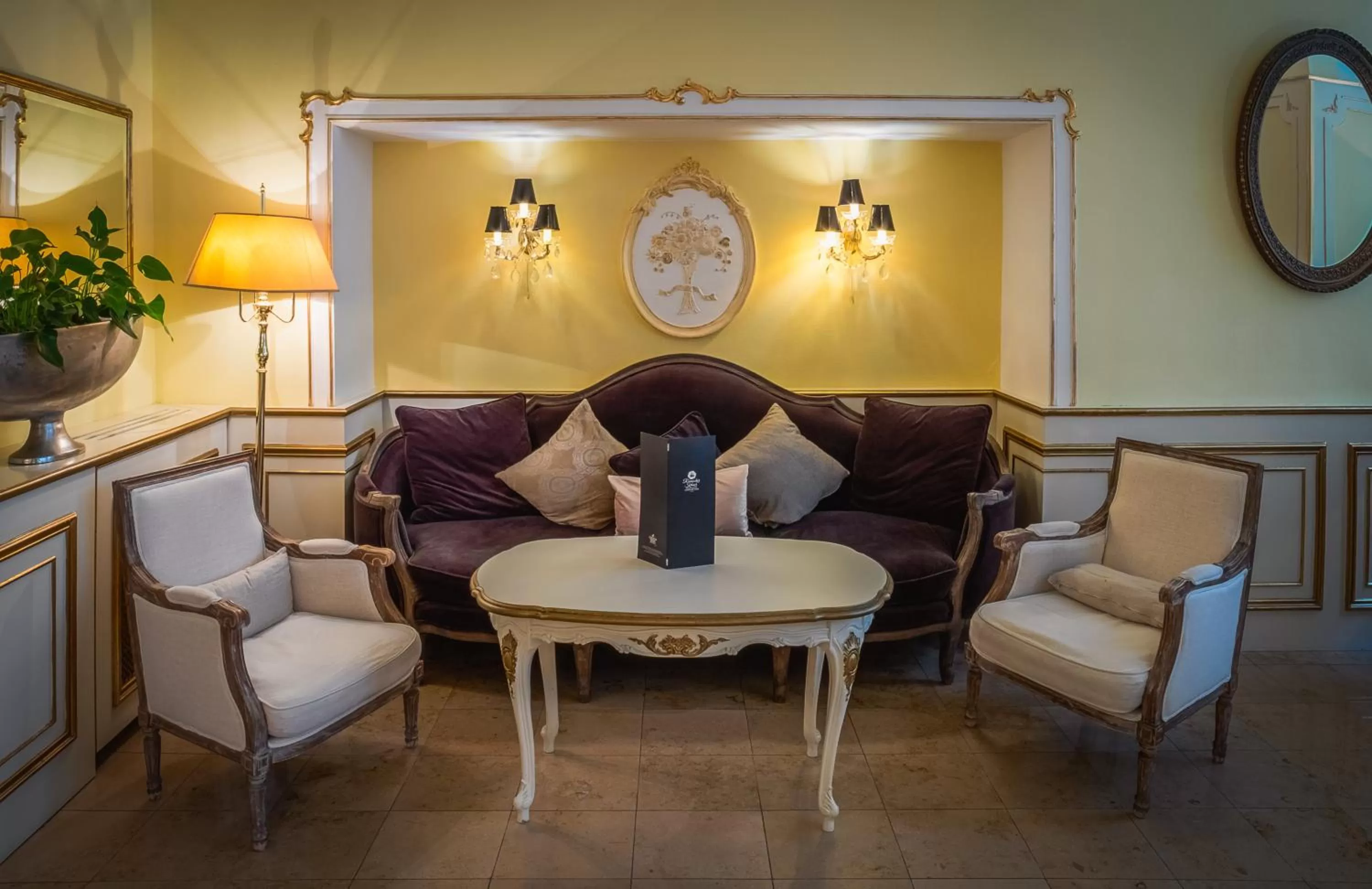 Lounge or bar in Schlosshotel Römischer Kaiser