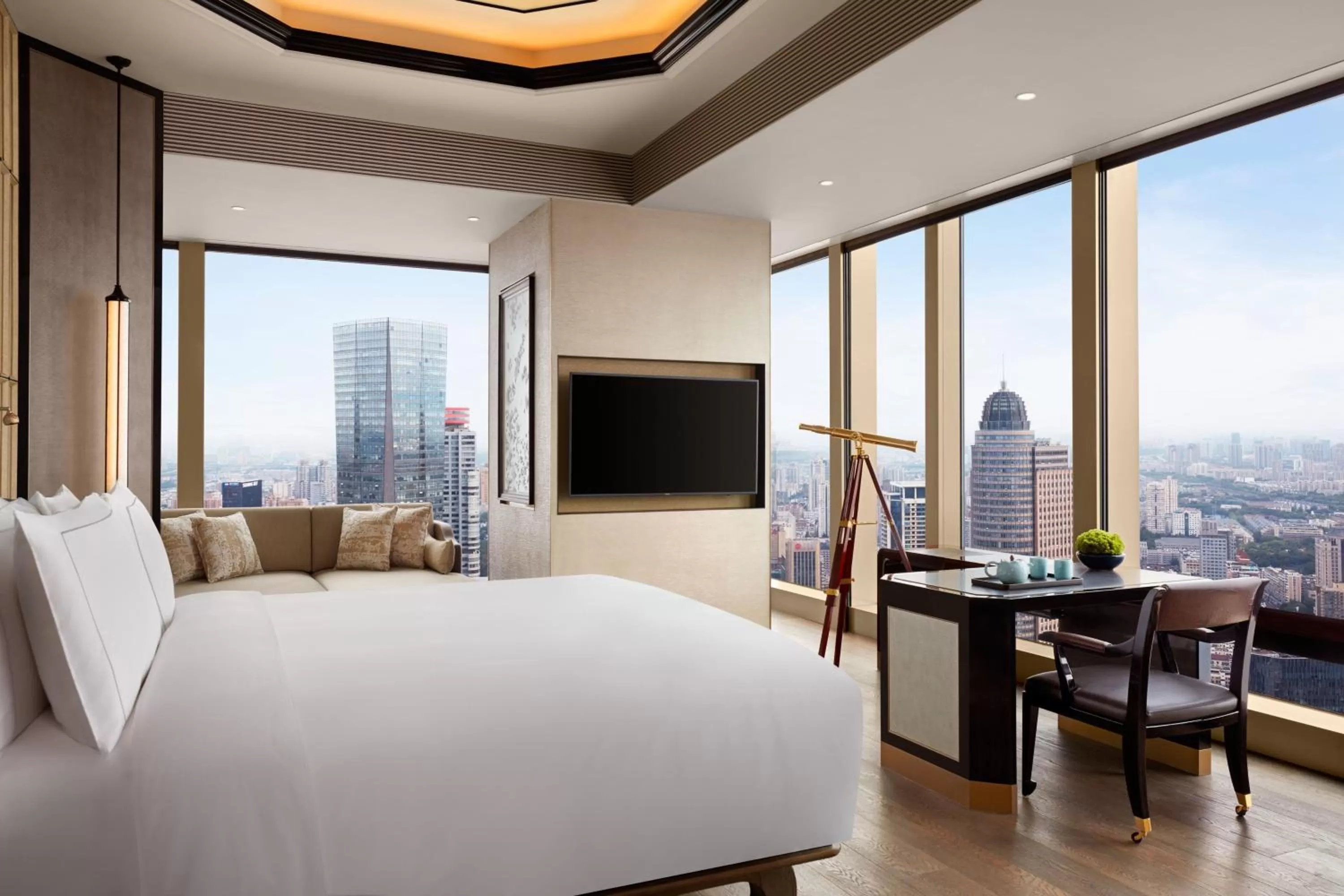 Photo of the whole room, Bed in The Ritz-Carlton, Nanjing