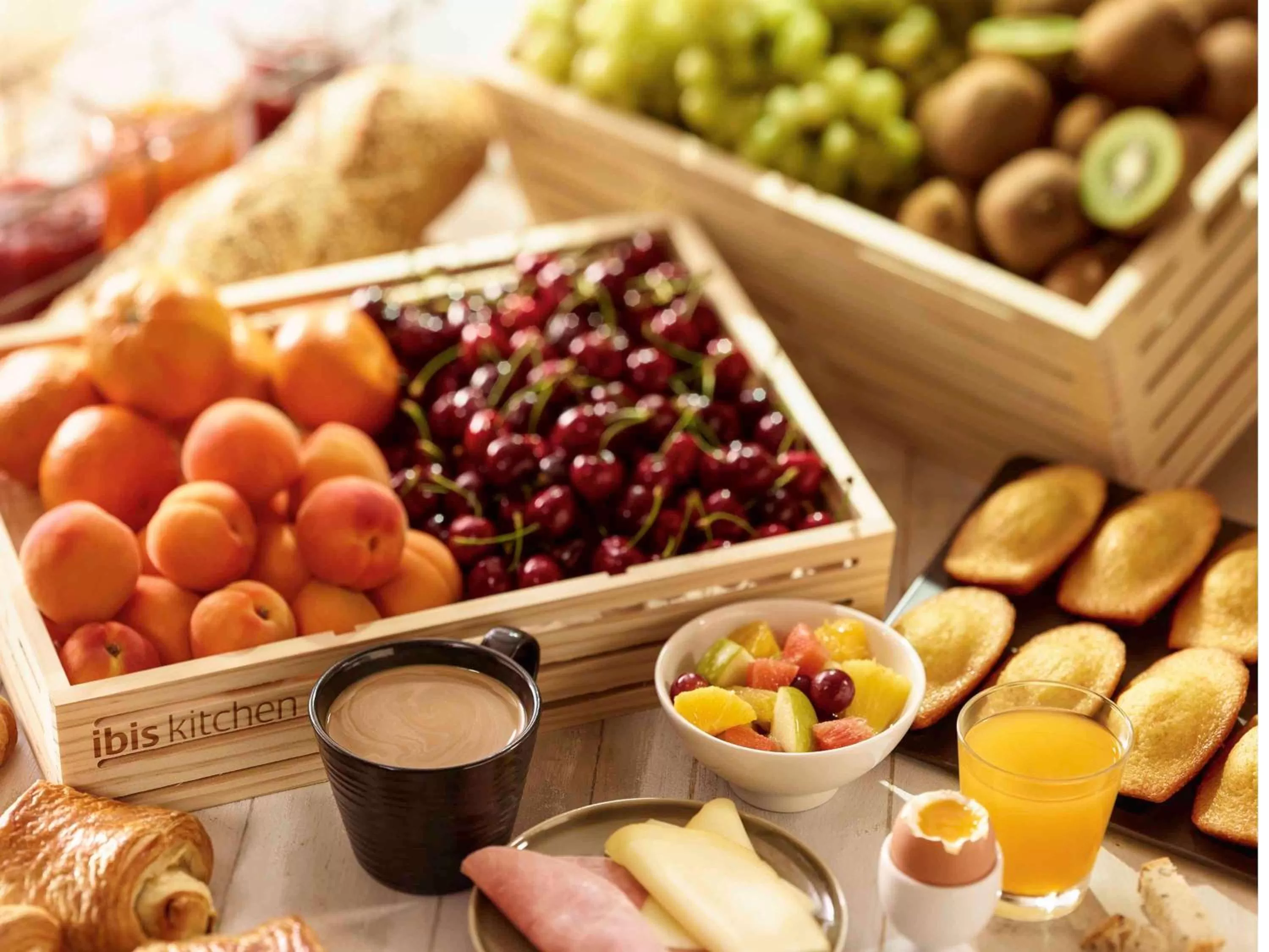 Restaurant/places to eat in ibis Annecy Centre Vieille Ville