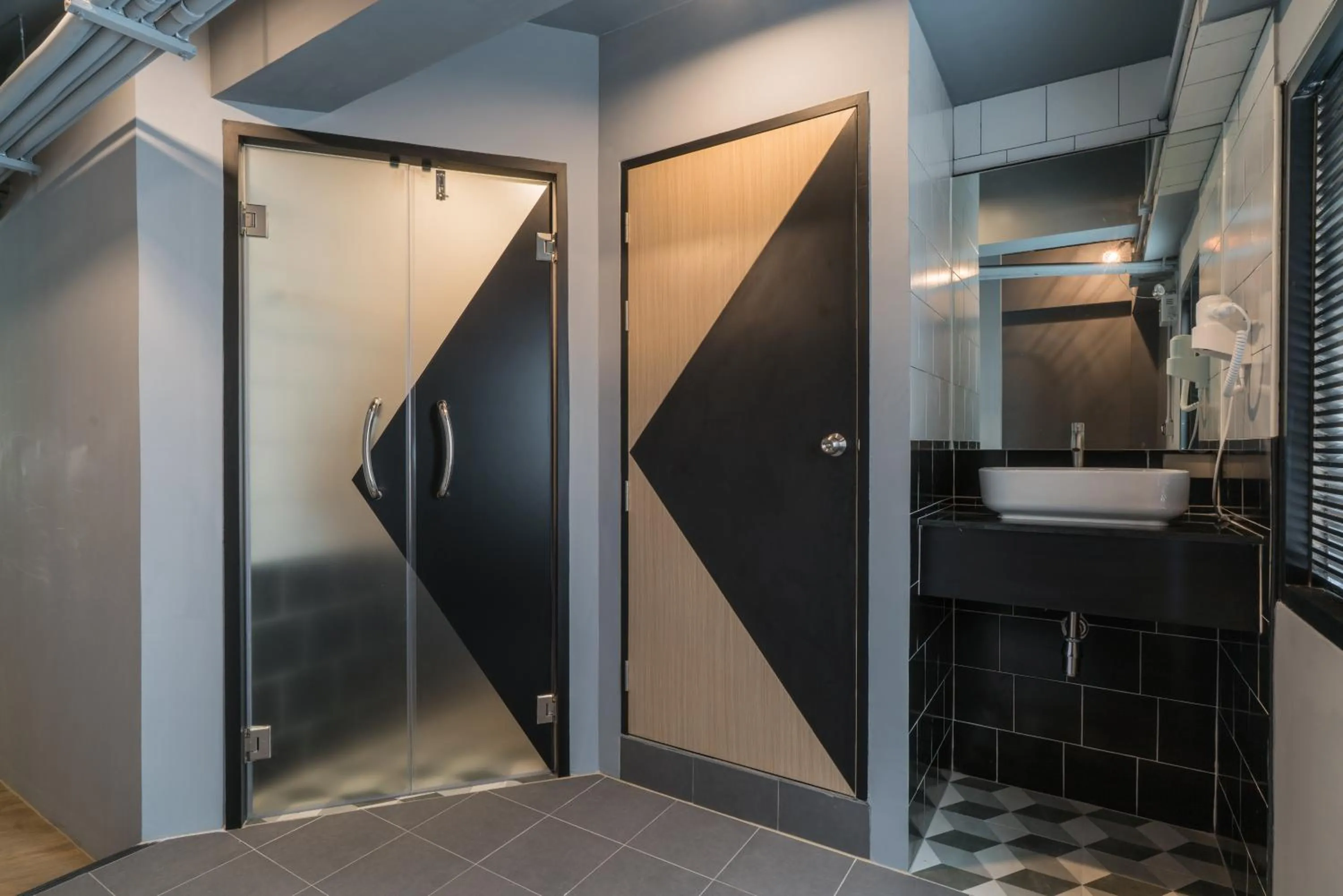 Public Bath in Sleep Box Patong Hostel