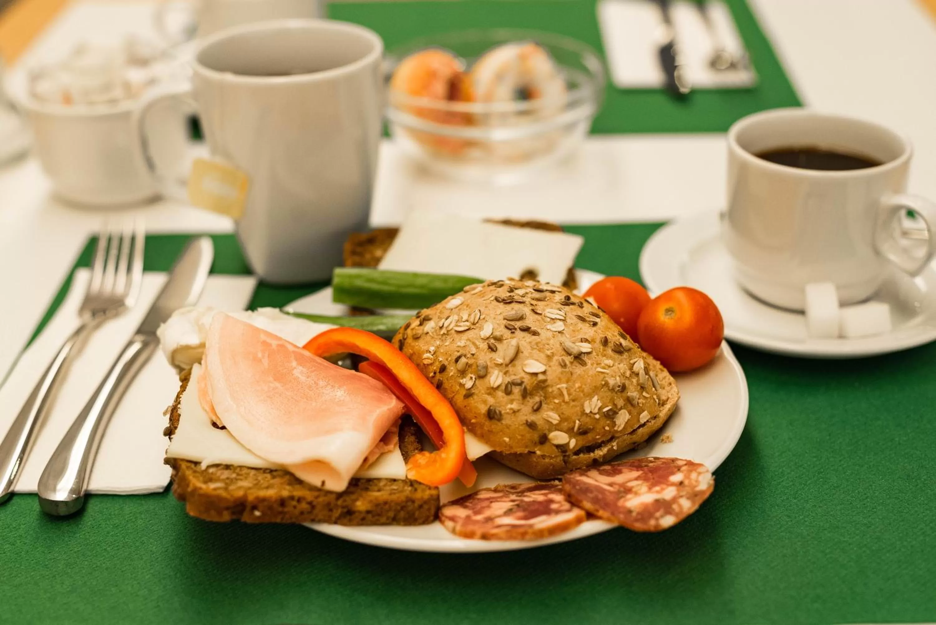 Restaurant/places to eat in City Hotel Nattergalen