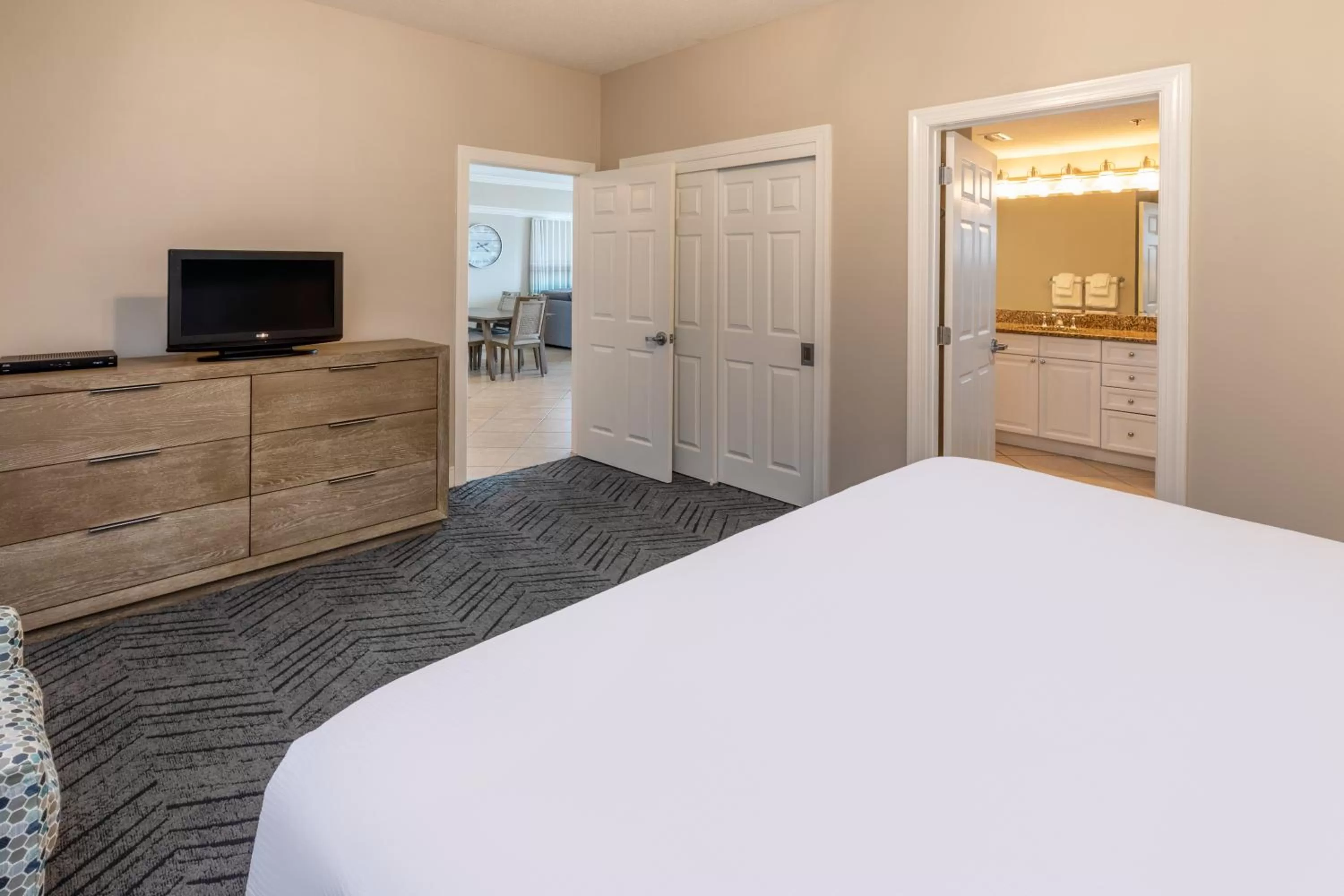 Bed in Escapes! To The Shores Orange Beach, A Ramada by Wyndham