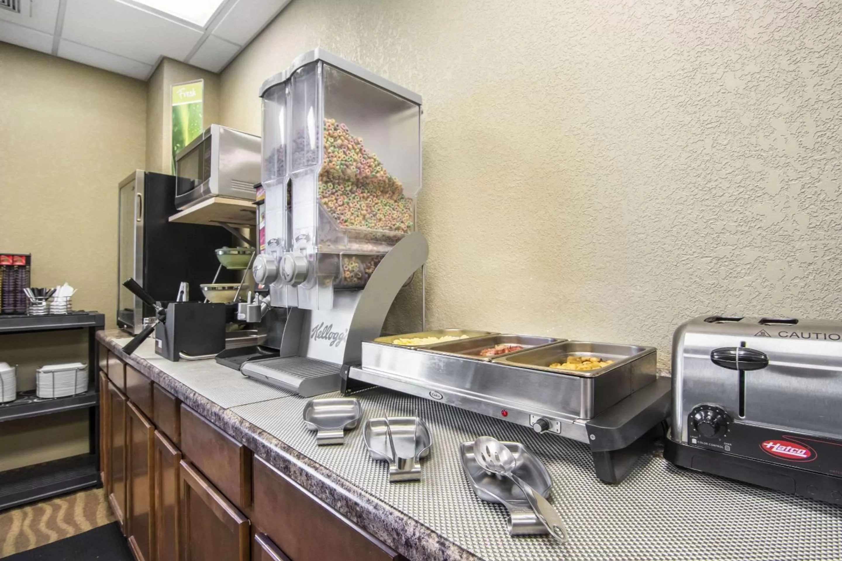 Restaurant/places to eat in Quality Inn & Suites Thompson