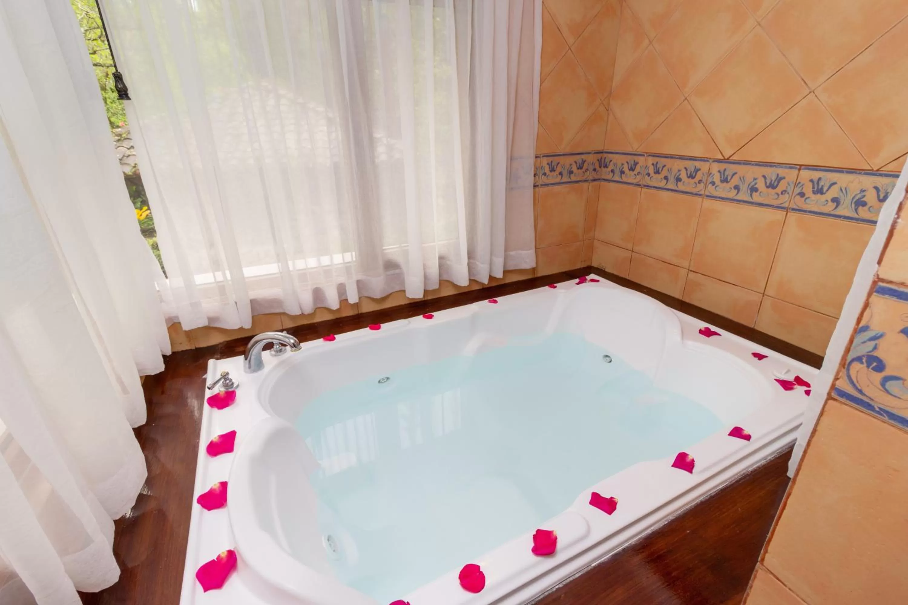 Hot Tub in Samari Spa Resort