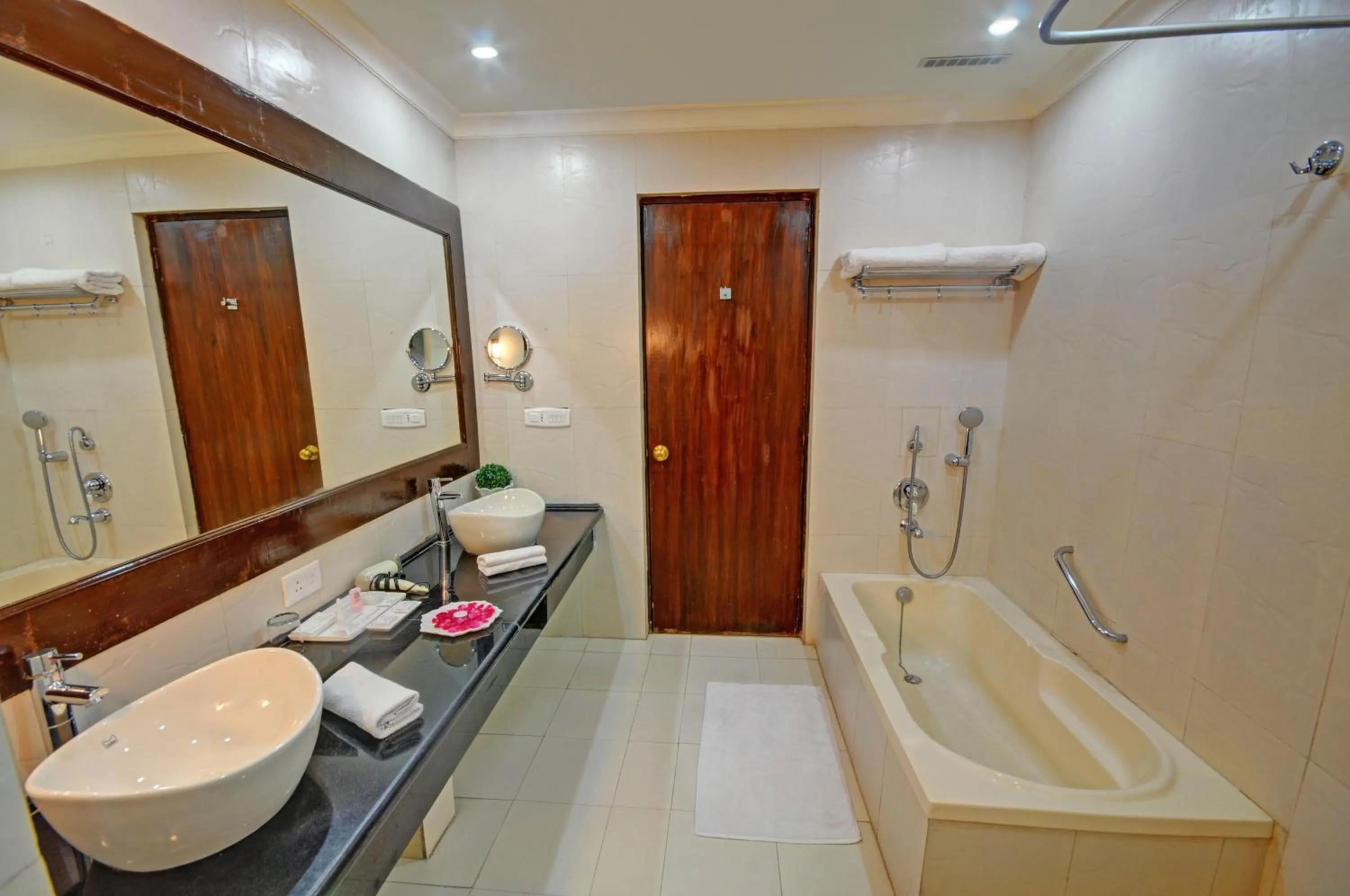 Bathroom in The Hadoti Palace, Bundi