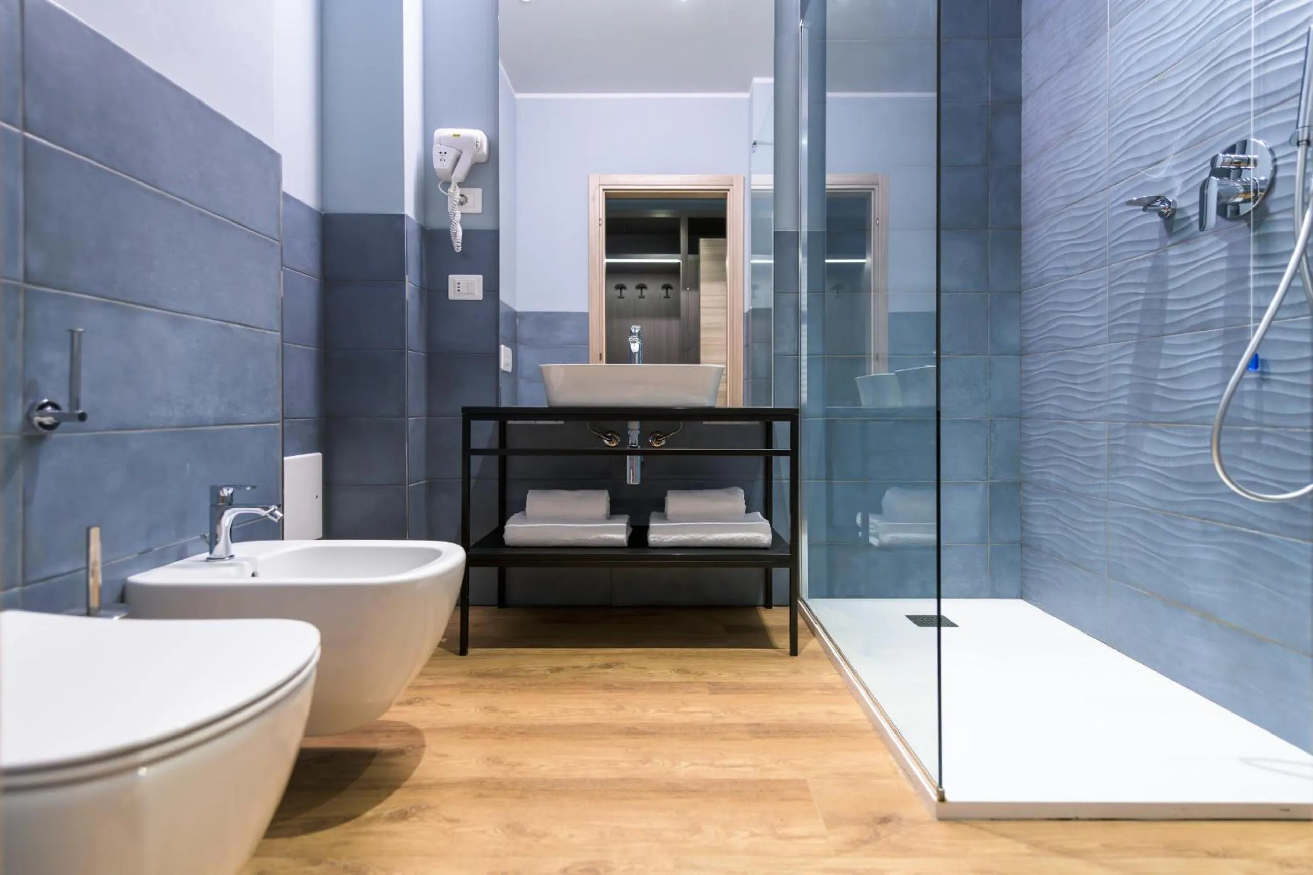 Shower in Regina del Garda Suite