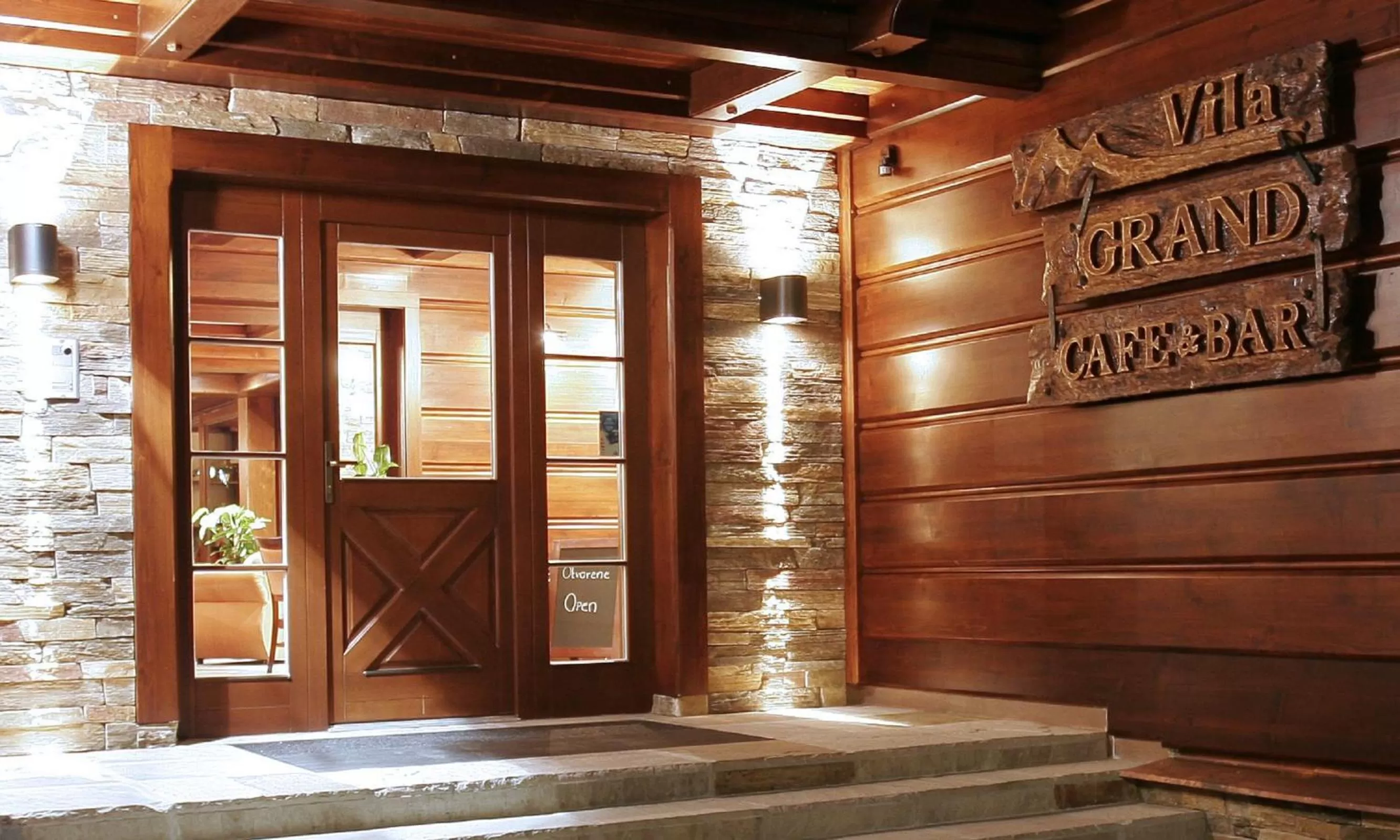 Facade/entrance in Vila Grand