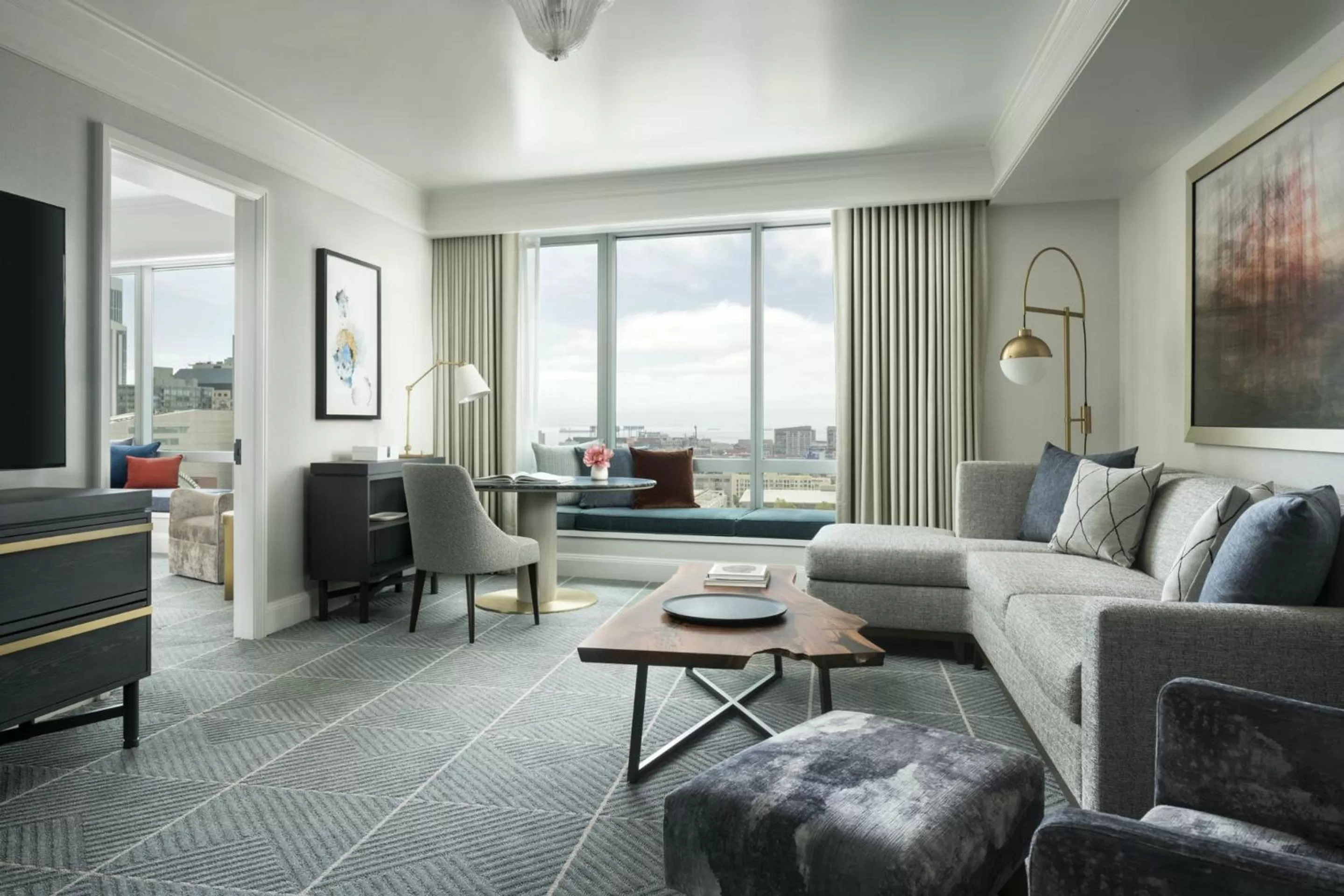 Superior King Suite - Disability Access in Four Seasons Hotel San Francisco