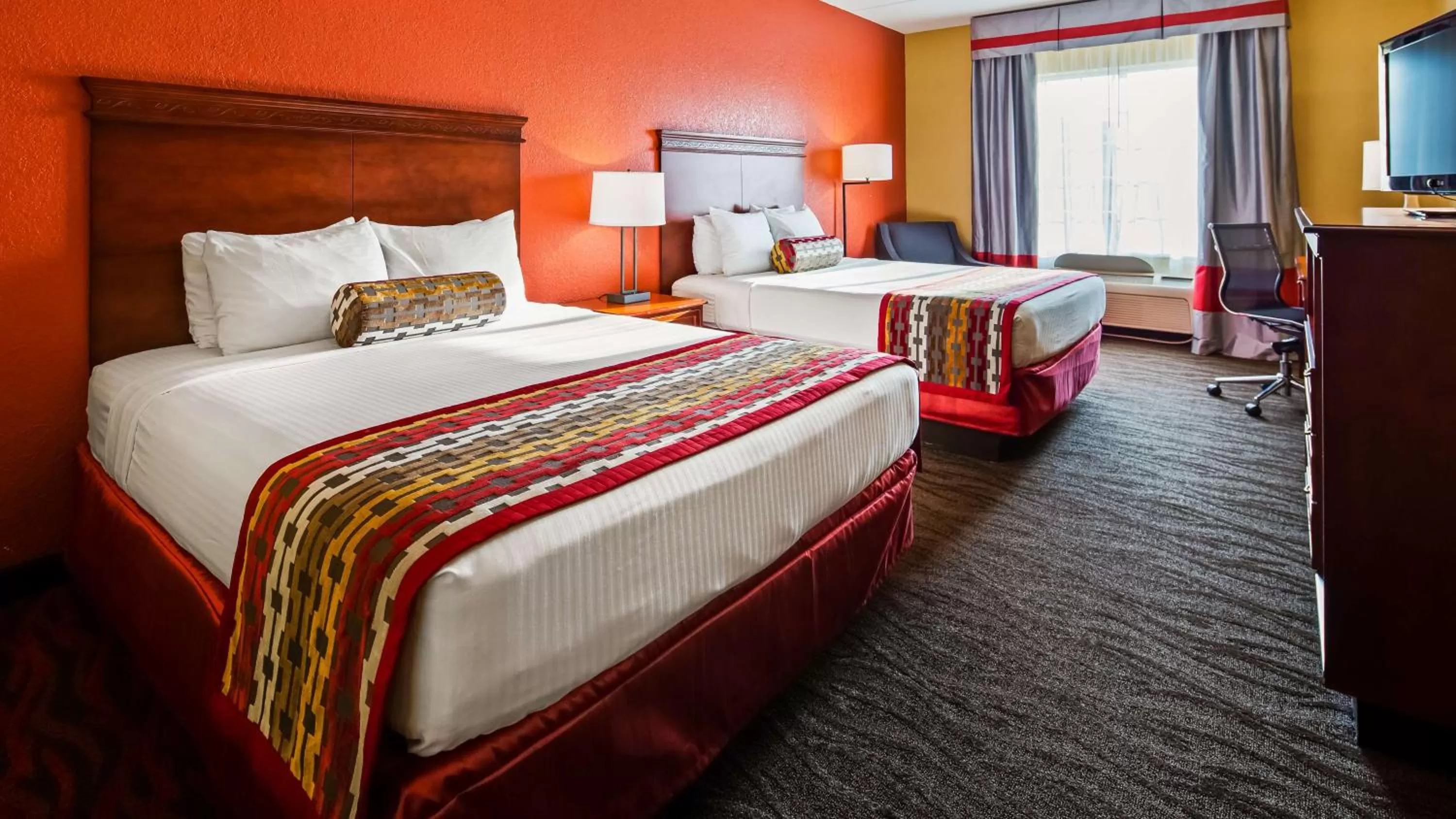 Queen Room with Roll-In Shower - Disability Access in Best Western Executive Inn & Suites