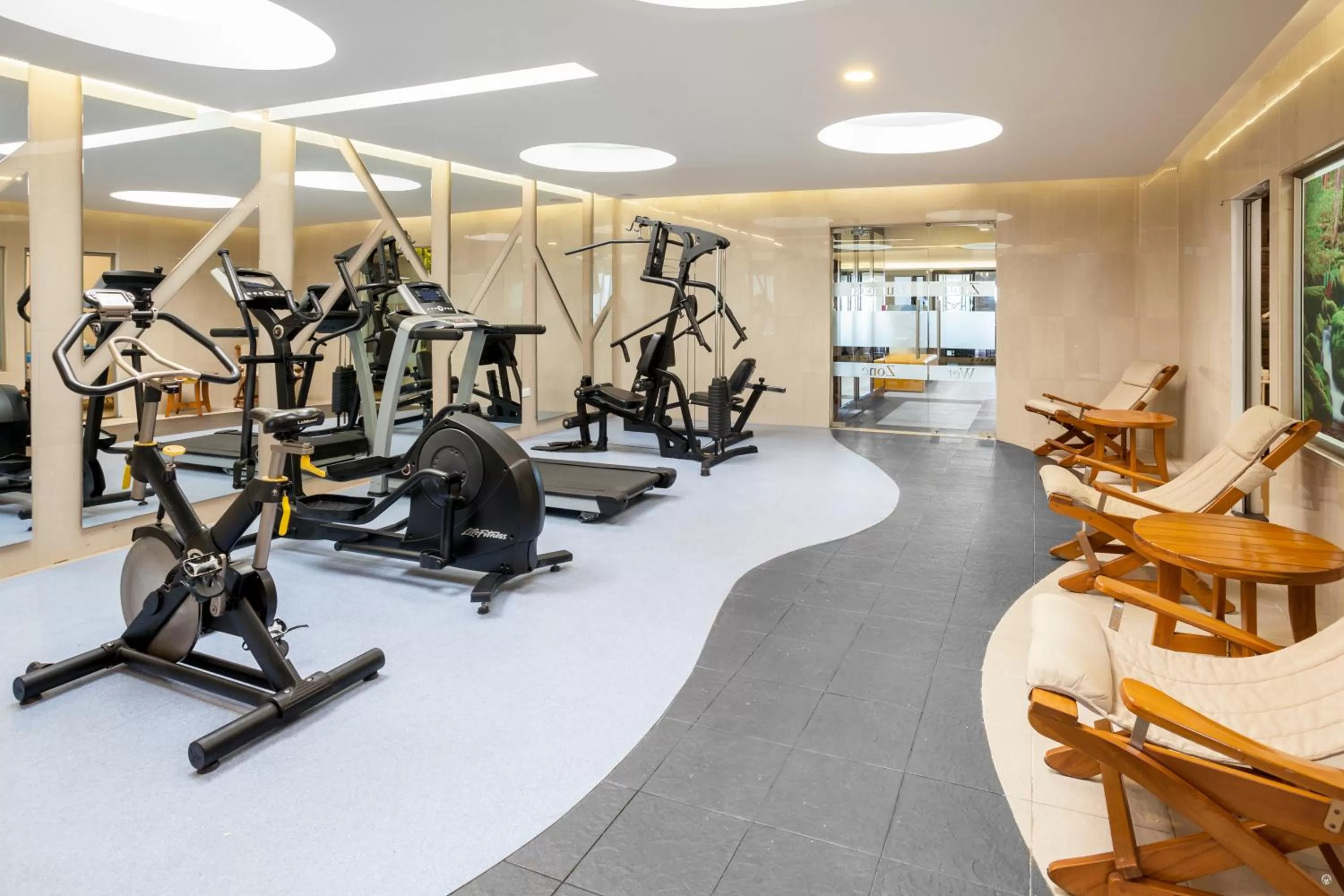 Fitness centre/facilities in Hotel Embassy Park